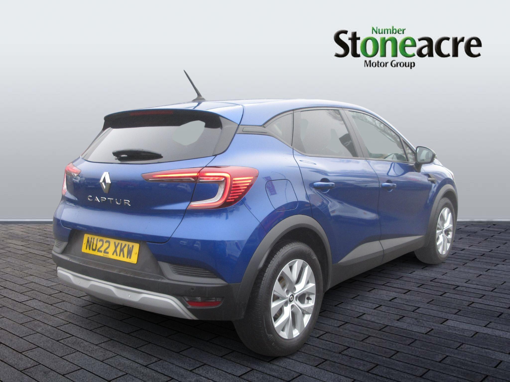 Renault Captur 1.3 TCe Iconic Edition Euro 6 (s/s) 5dr NU22XKW Image 3