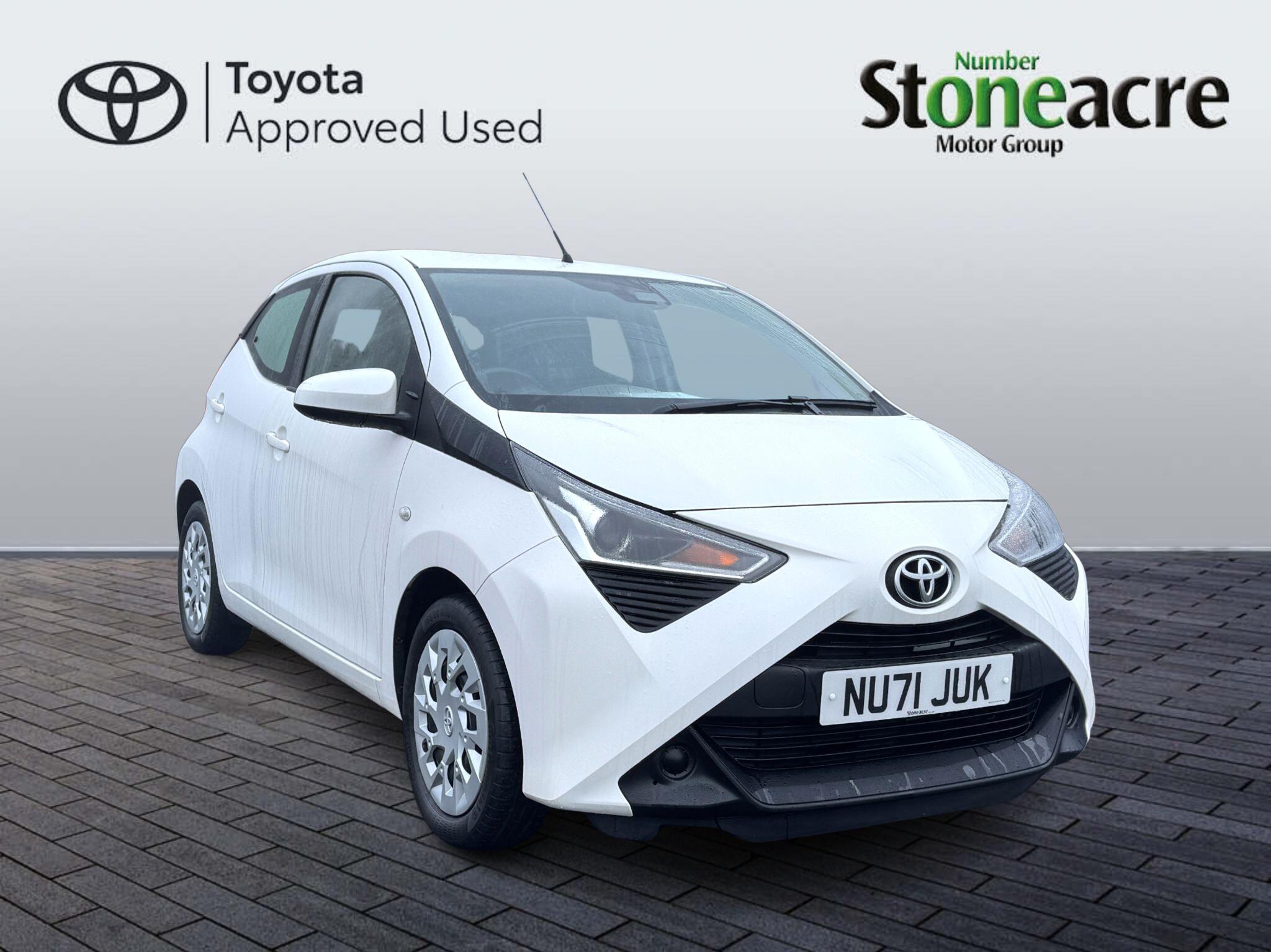 Toyota Aygo 1.0 VVT-i x-play Hatchback 5dr Petrol Manual Euro 6 (s/s) (71 ps) NU71JUK Image 1