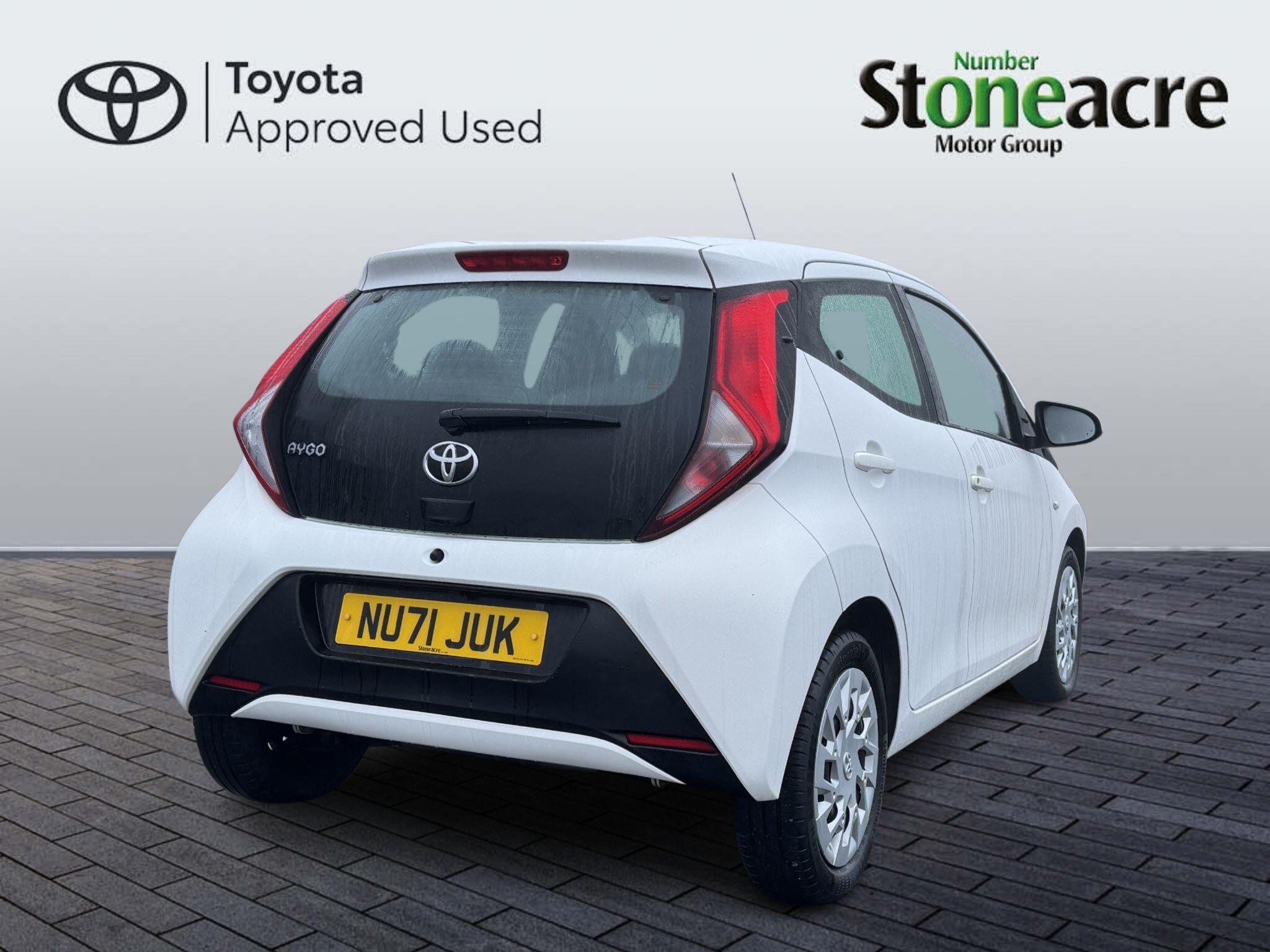 Toyota Aygo 1.0 VVT-i x-play Hatchback 5dr Petrol Manual Euro 6 (s/s) (71 ps) NU71JUK Image 3
