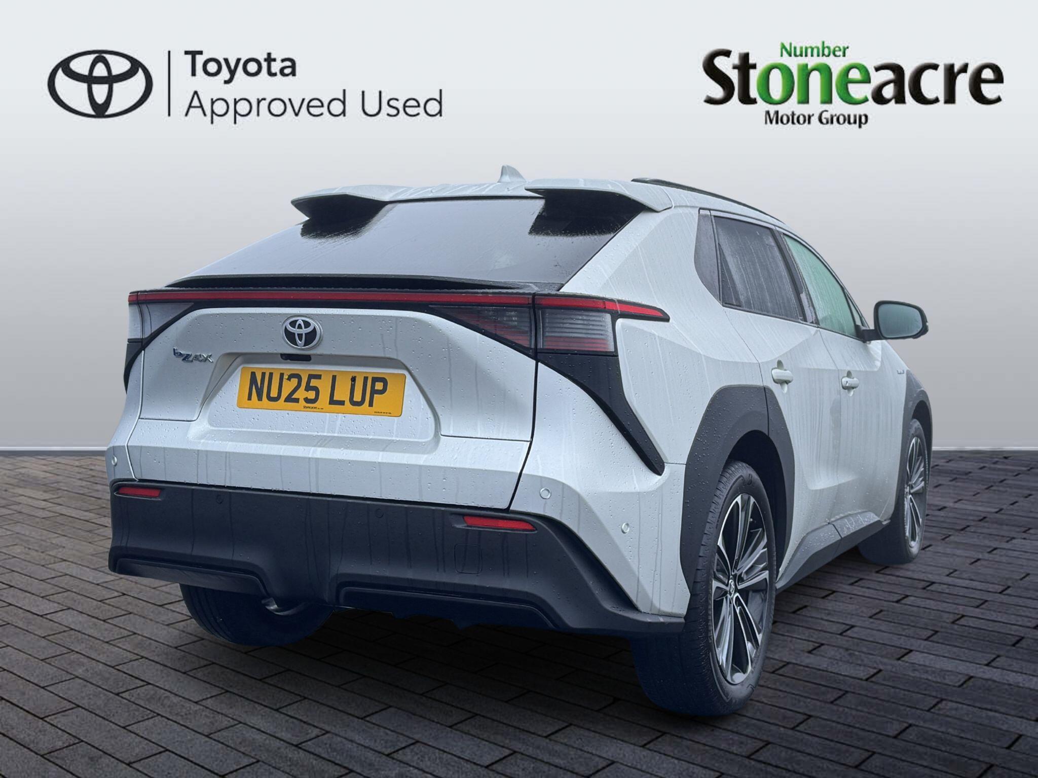 Toyota bZ4X 71.4 kWh Vision Auto 5dr (11kW OBC) NU25LUP Image 3