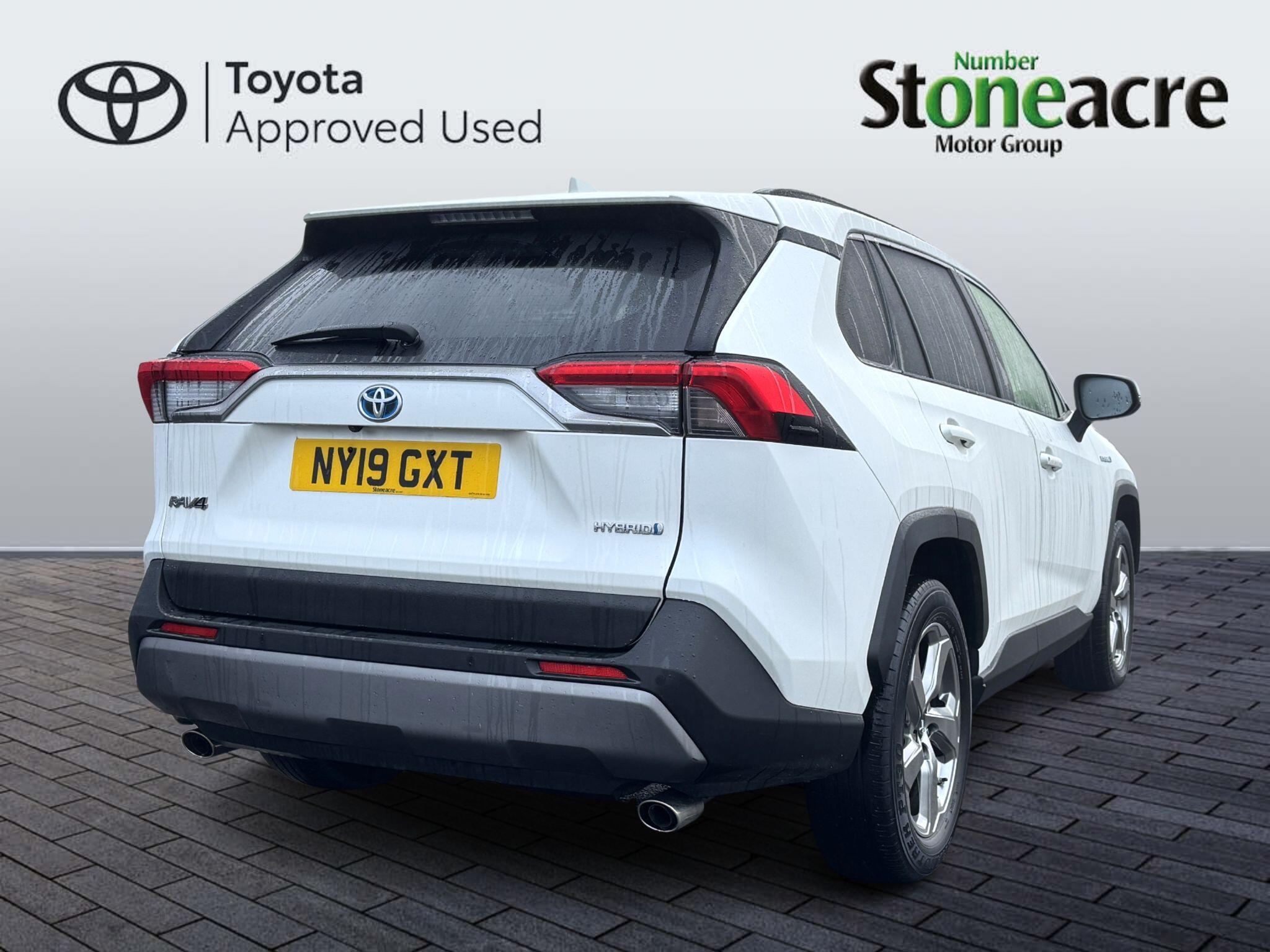 Toyota RAV4 2.5 VVT-h Design CVT 4WD Euro 6 (s/s) 5dr NY19GXT Image 3