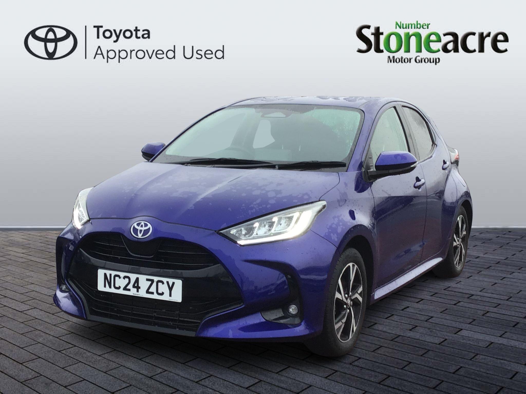 Toyota Yaris 1.5 Hybrid Design 5dr CVT NC24ZCY Image 3