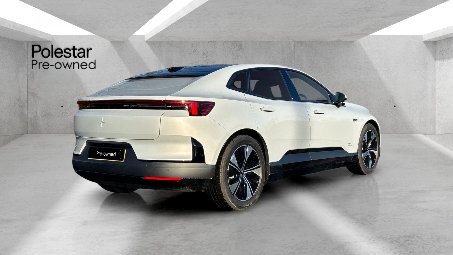 Polestar 4 Single Motor 100kWh Long Range Auto RWD 5dr OW75ZSK Image 3
