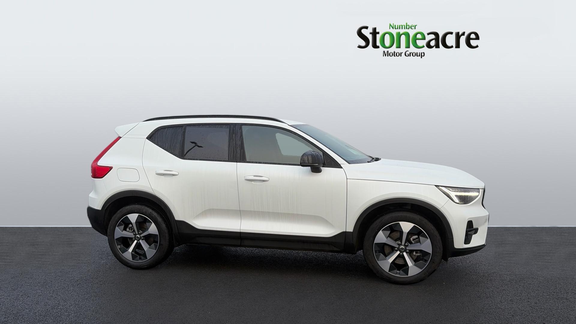 Volvo XC40 2.0 B3P Plus Dark 5dr Auto OW25XWU Image 3