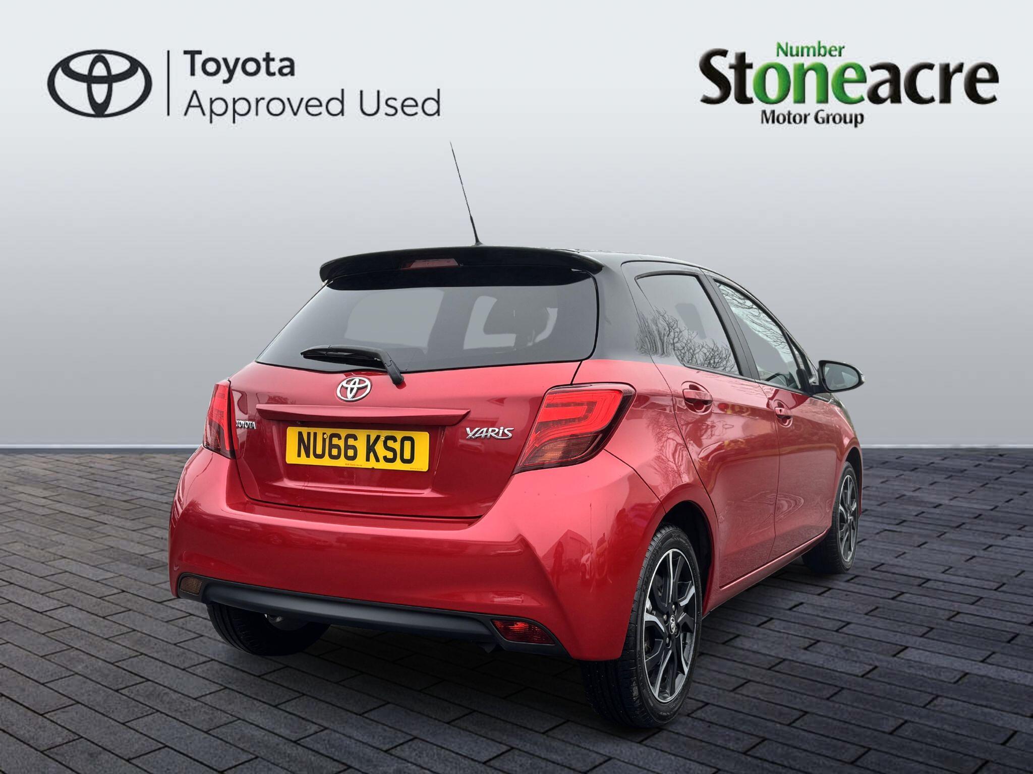 Toyota Yaris 1.33 VVT-i Design 5dr NU66KSO Image 3