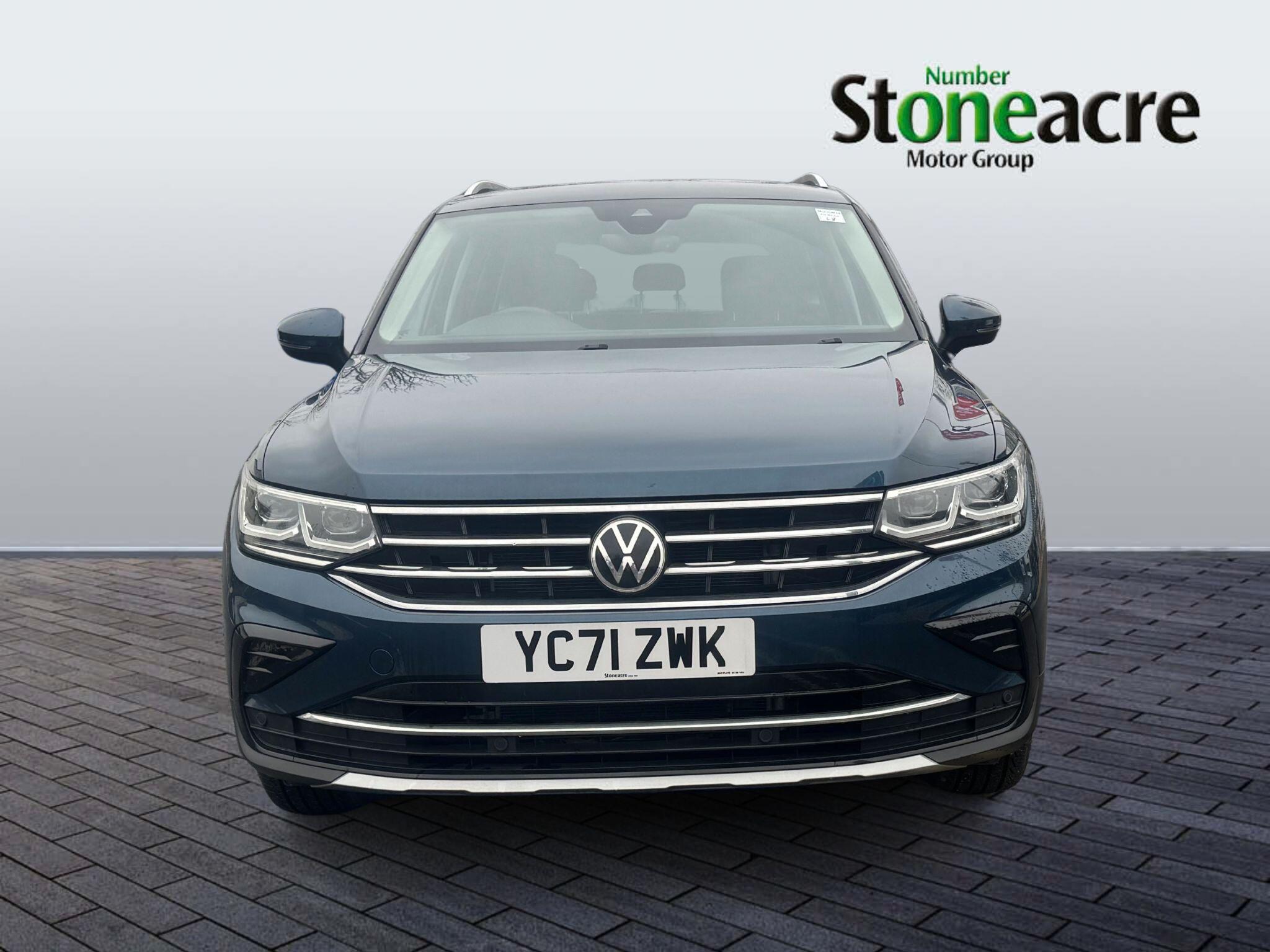 Volkswagen Tiguan 1.4 TSI 13kWh Elegance DSG Euro 6 (s/s) 5dr YC71ZWK Image 2