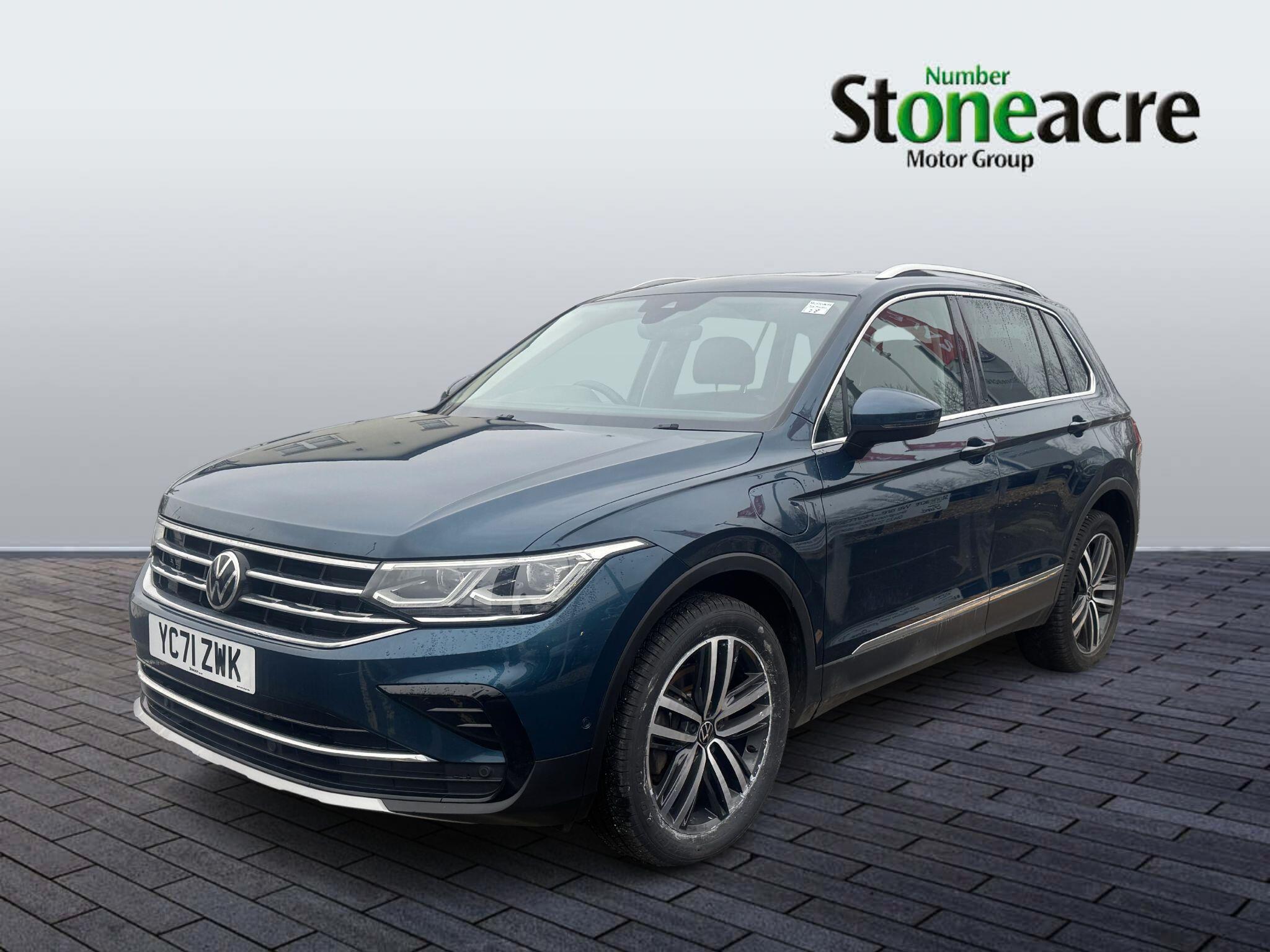 Volkswagen Tiguan 1.4 TSI 13kWh Elegance DSG Euro 6 (s/s) 5dr YC71ZWK Image 3