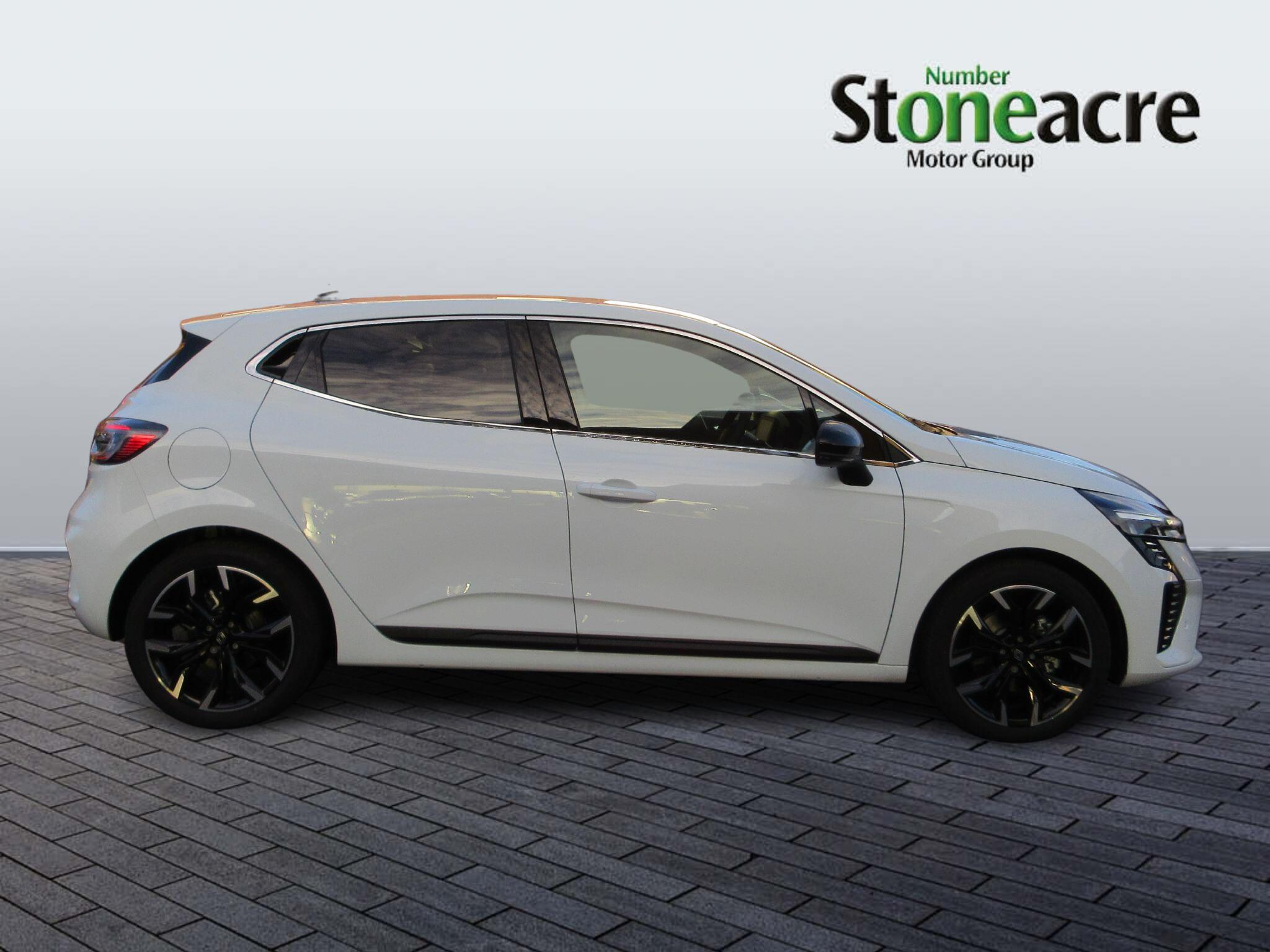 Renault Clio E-Tech Image 2