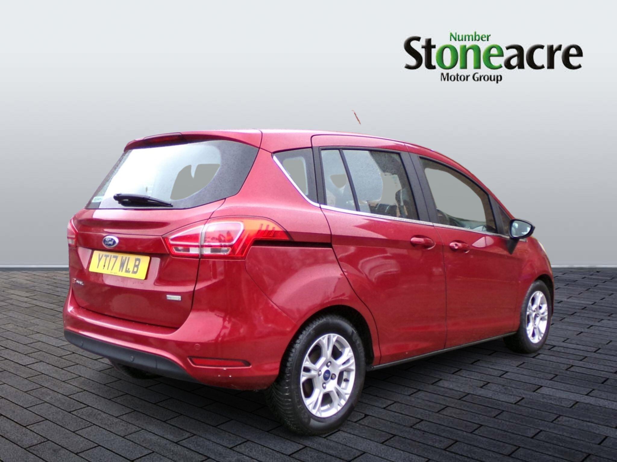 Ford B-Max 1.0T EcoBoost Zetec Navigator Euro 6 (s/s) 5dr YT17WLB Image 3