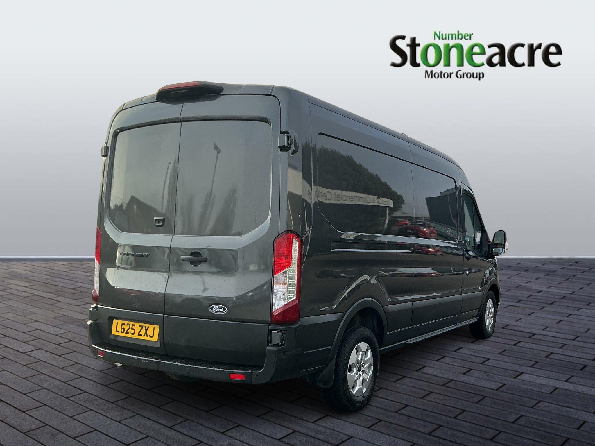 Ford Transit Image 3