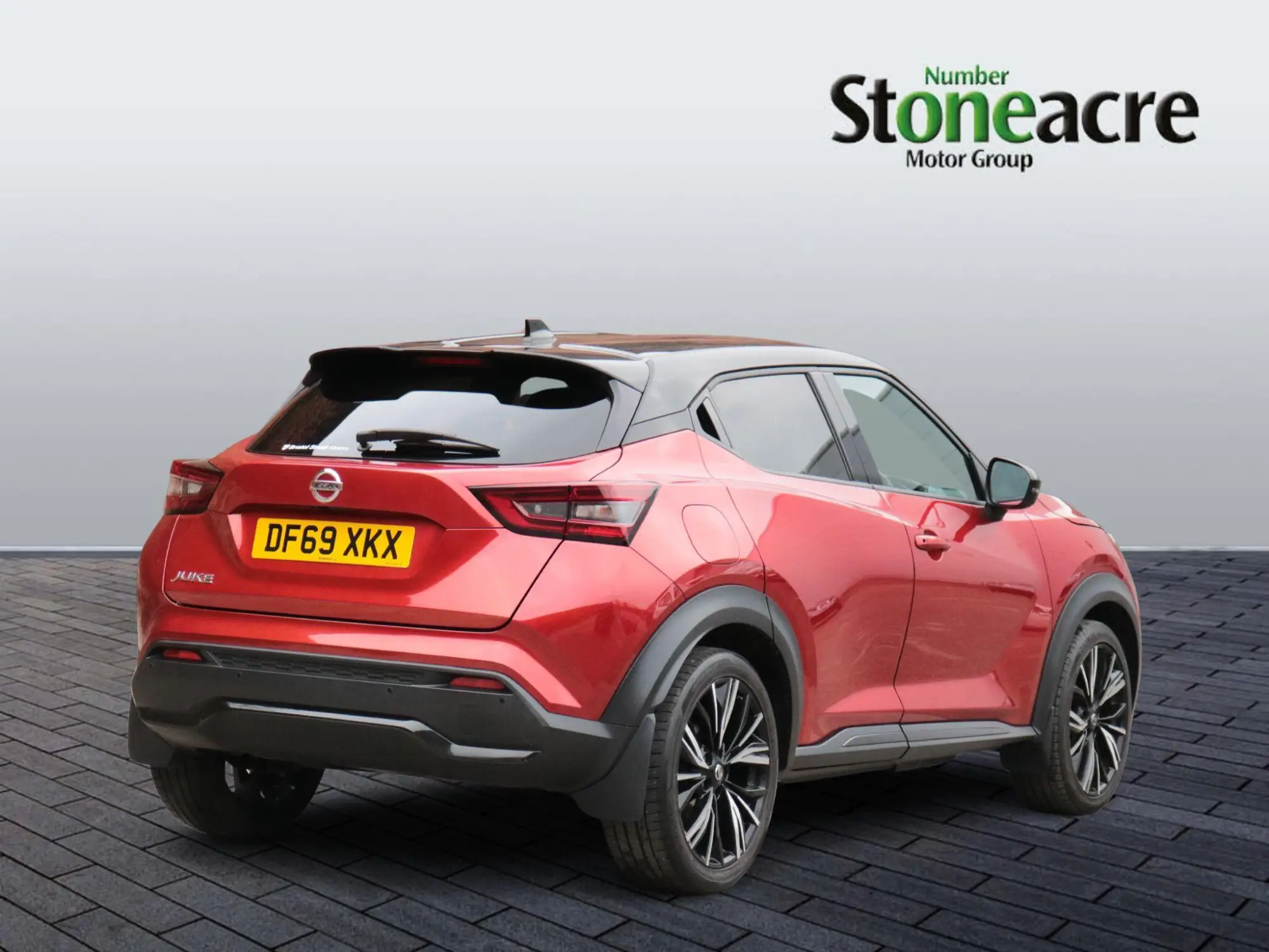 Nissan Juke 1.0 DIG-T Tekna+ Euro 6 (s/s) 5dr DF69XKX Image 3