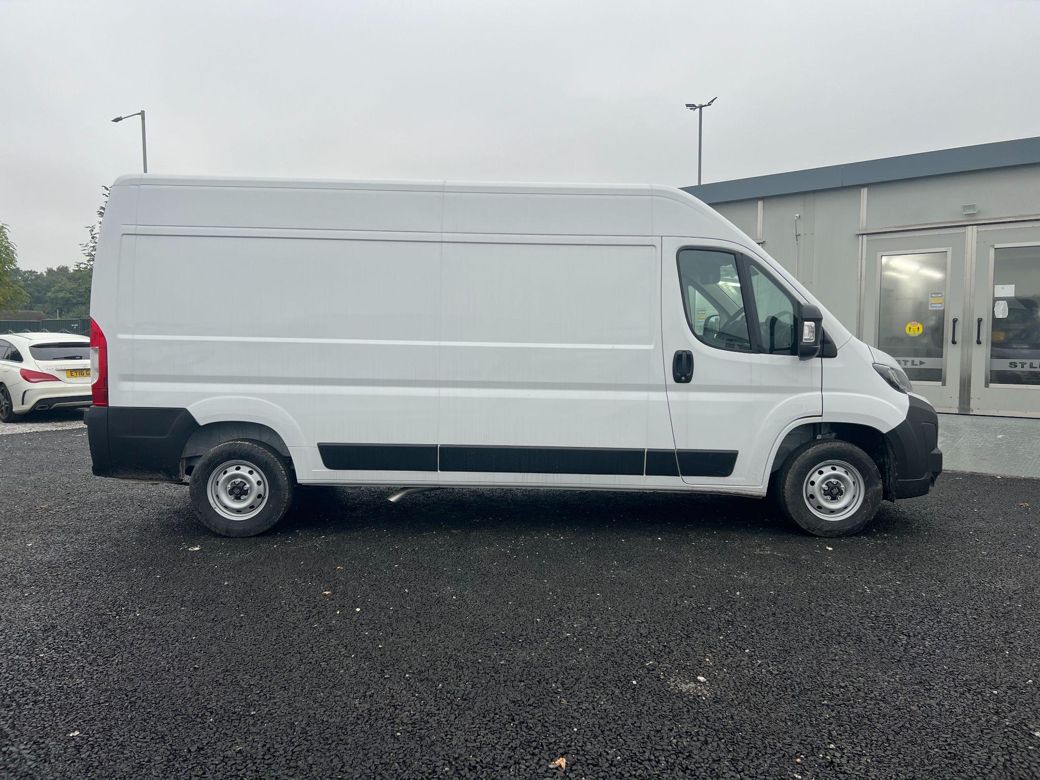 Fiat Ducato Panel Van 2.2 MultijetIII 35 L3 H2 Euro 6 (s/s) 5dr YN25GBO Image 2