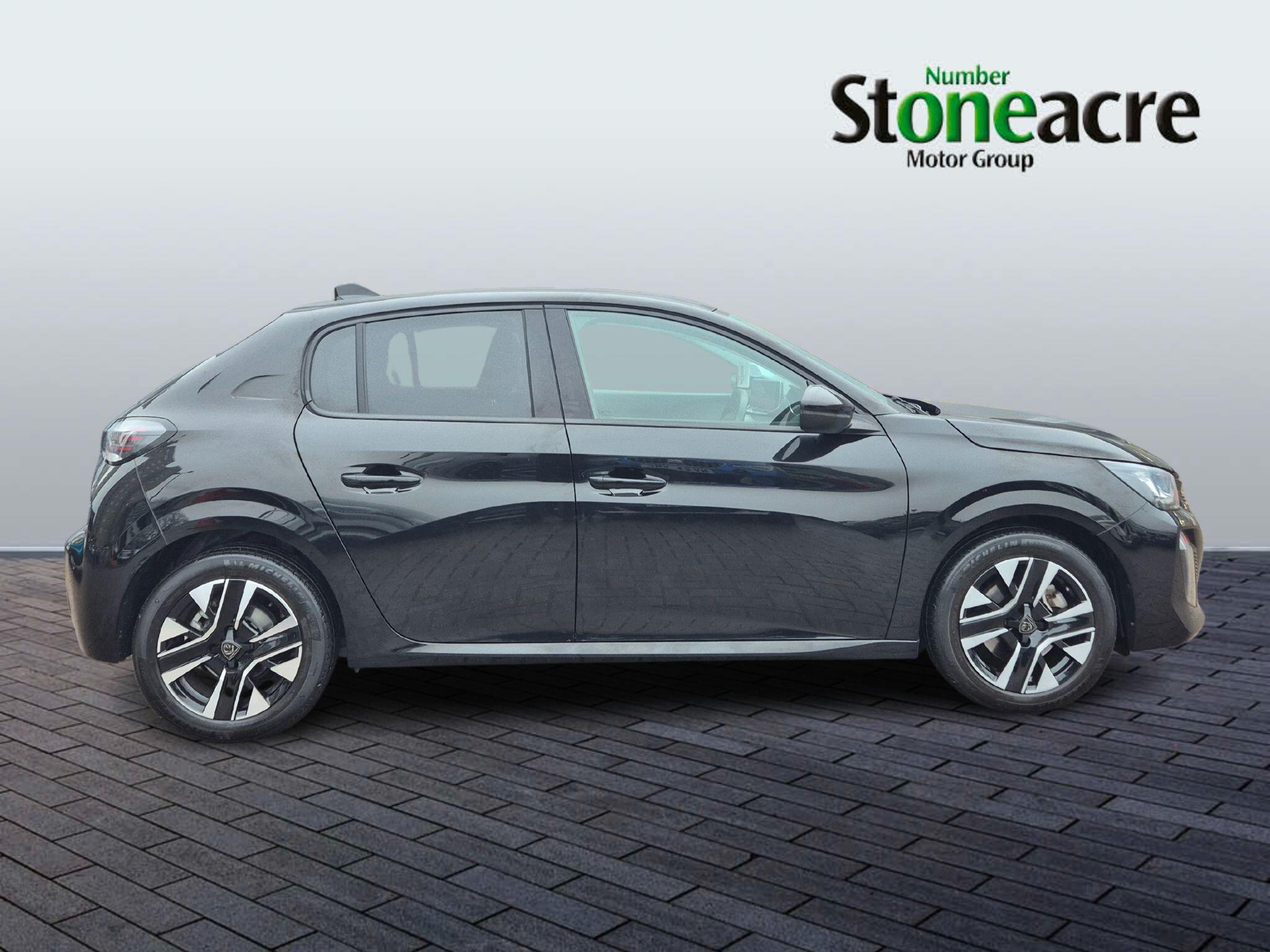 Peugeot 208 1.2 PureTech Allure Euro 6 (s/s) 5dr FT24SHV Image 2