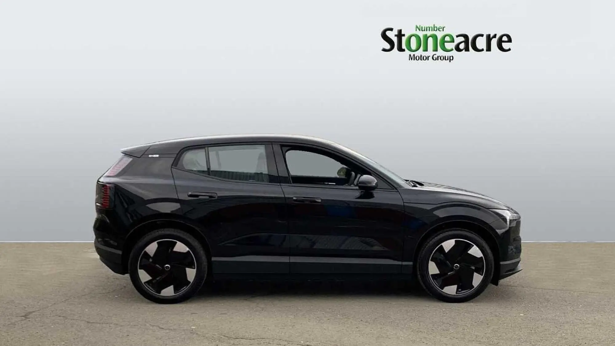 Volvo EX30 200kW SM Extended Range Plus 69kWh 5dr Auto NG75CXP Image 3