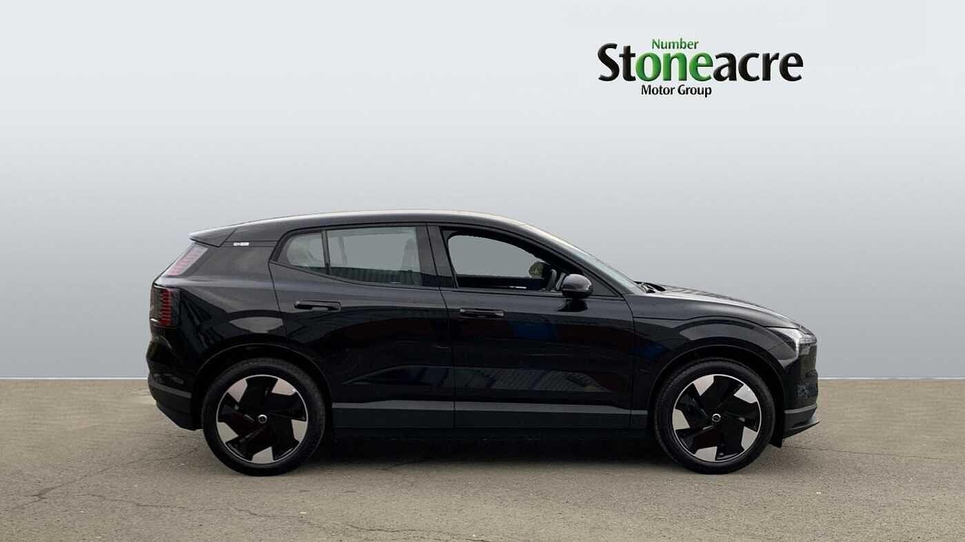 Volvo EX30 200kW SM Extended Range Plus 69kWh 5dr Auto NG75CXP Image 3