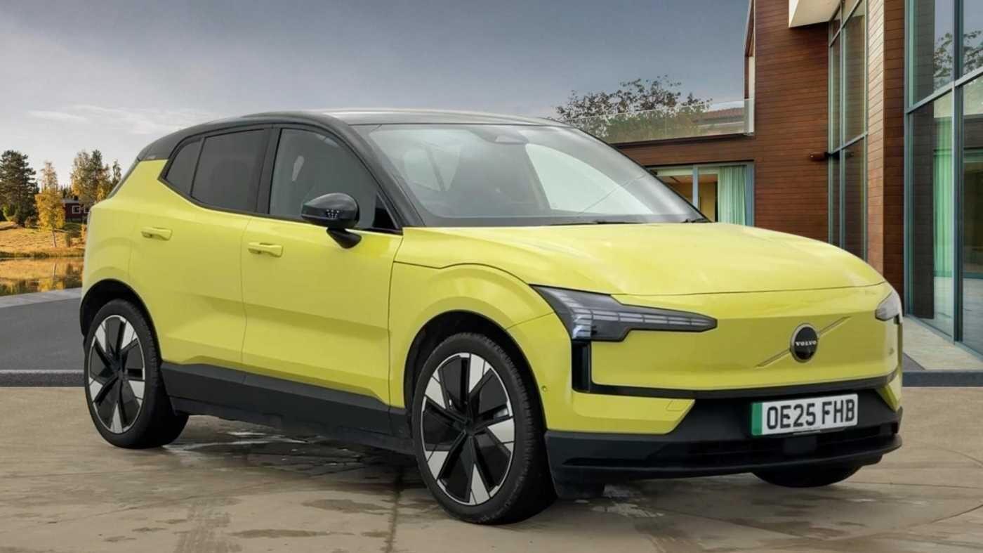 Volvo EX30 315kW Twin Motor Performance Ultra 69kWh 5dr Auto OE25FHB Image 1
