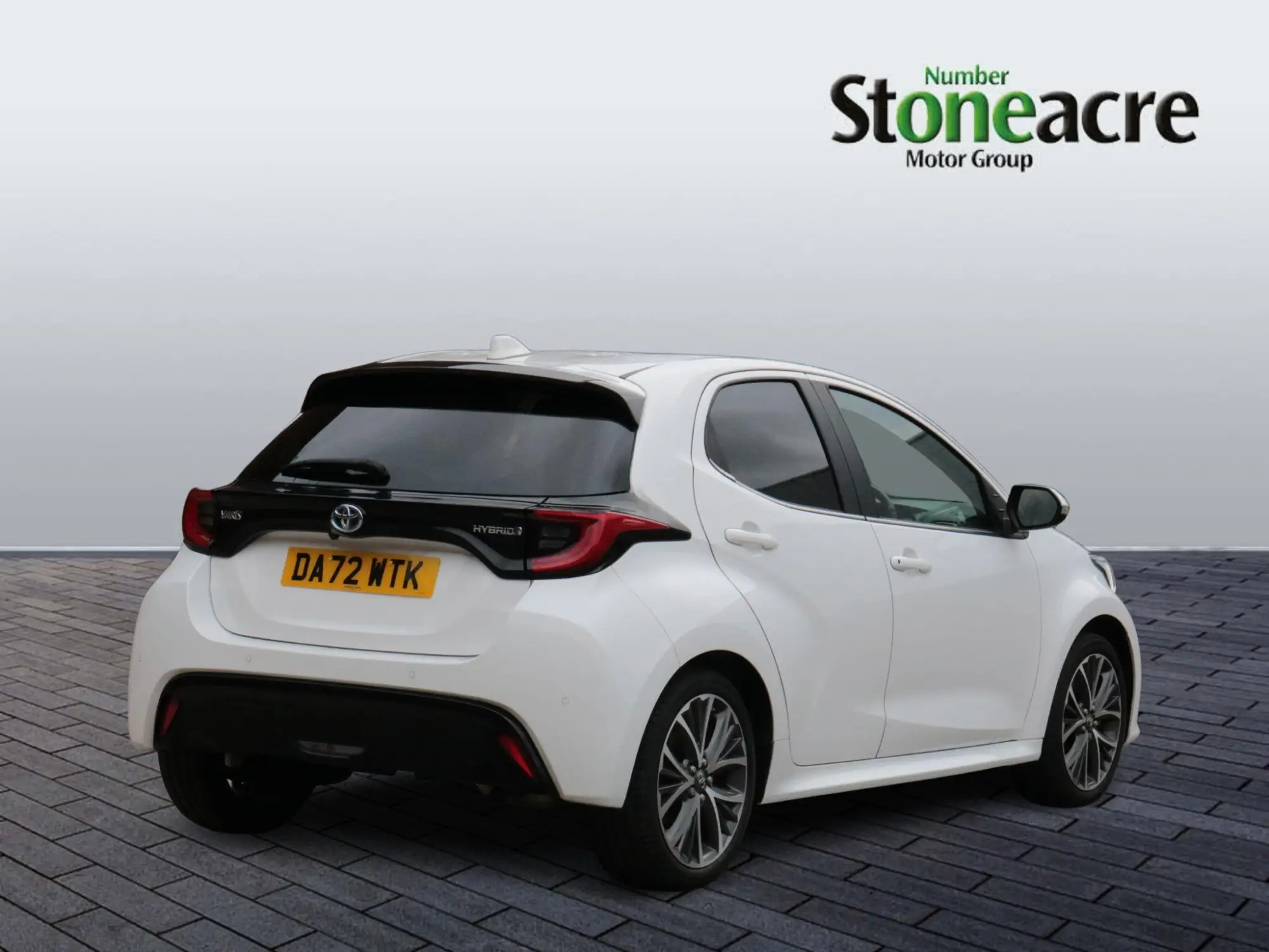 Toyota Yaris 1.5 Hybrid Excel 5dr CVT DA72WTK Image 3