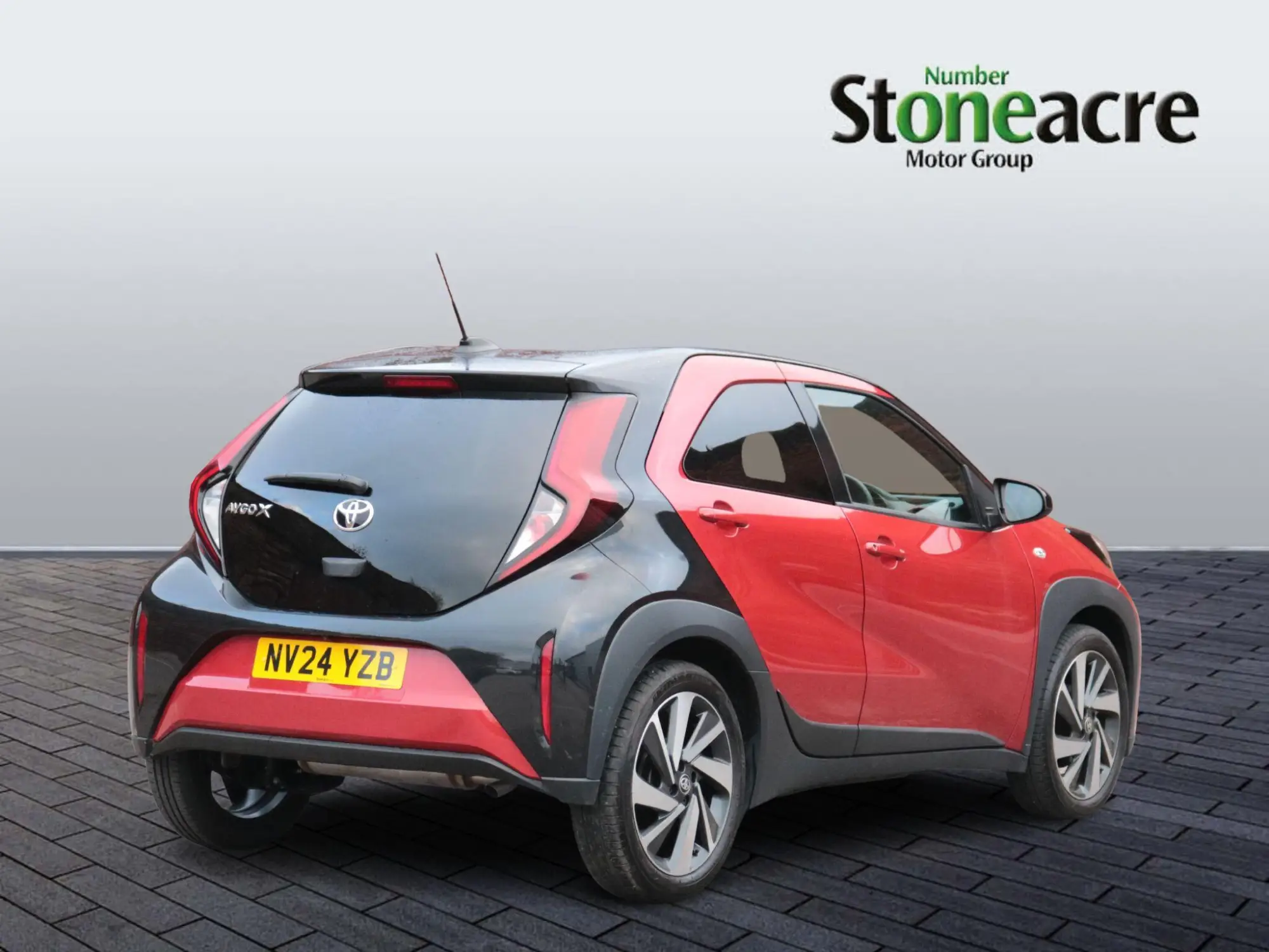 Toyota Aygo X 1.0 VVT-i Edge x-shift Euro 6 (s/s) 5dr NV24YZB Image 3