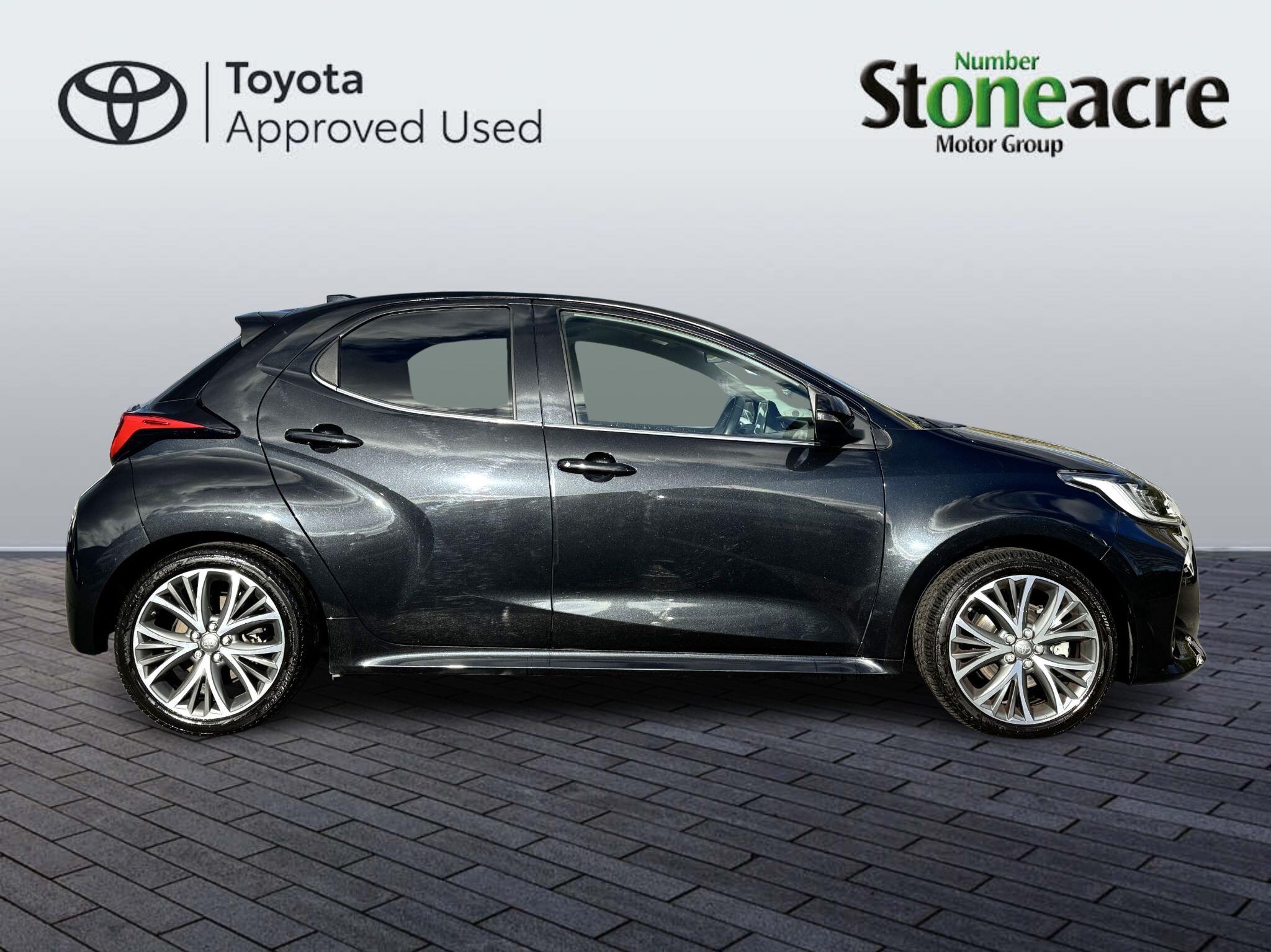 Toyota Yaris Image 2