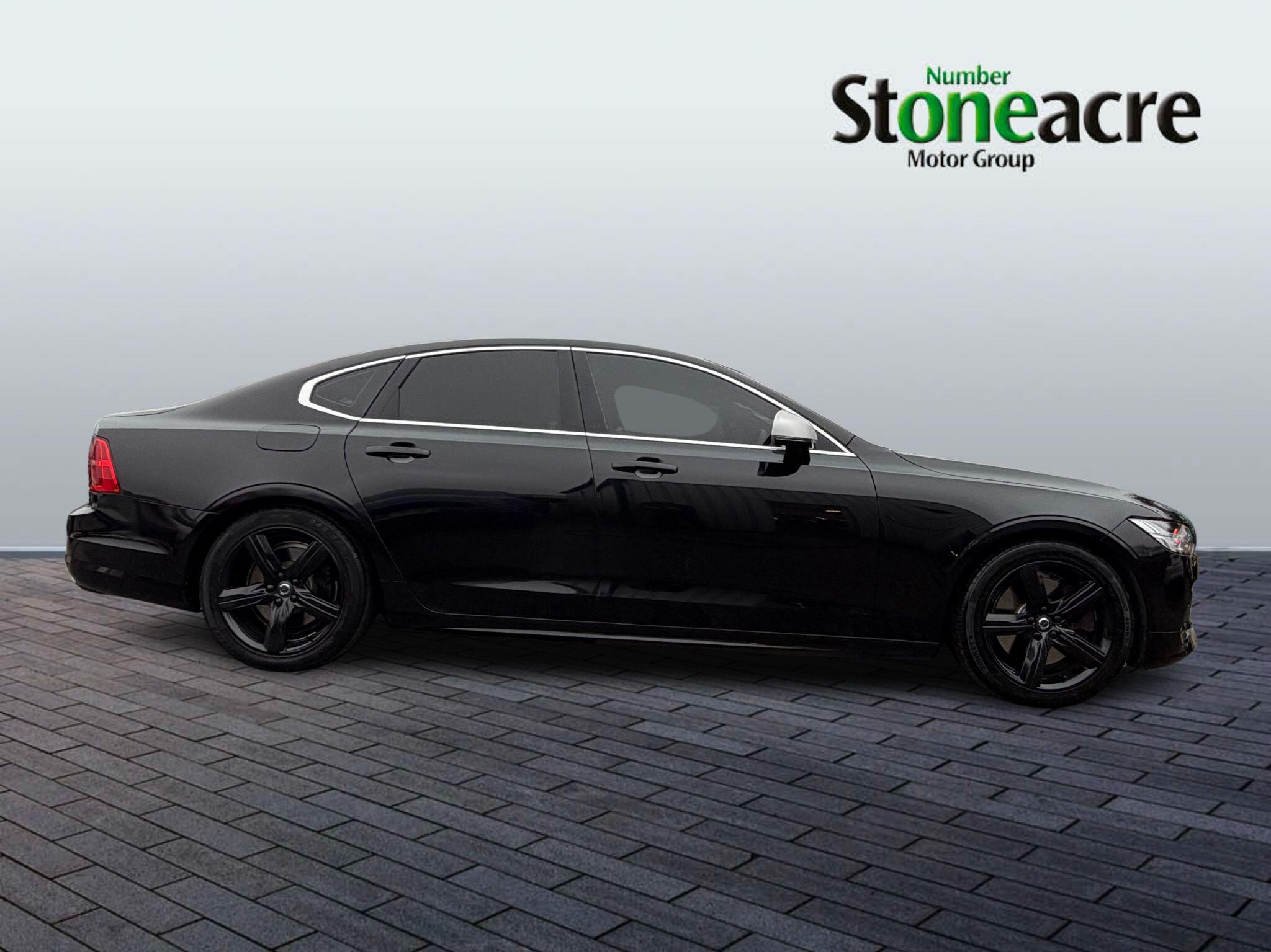 Volvo S90 2.0 T4 R-Design Plus Auto Euro 6 (s/s) 4dr AJ19GRZ Image 2