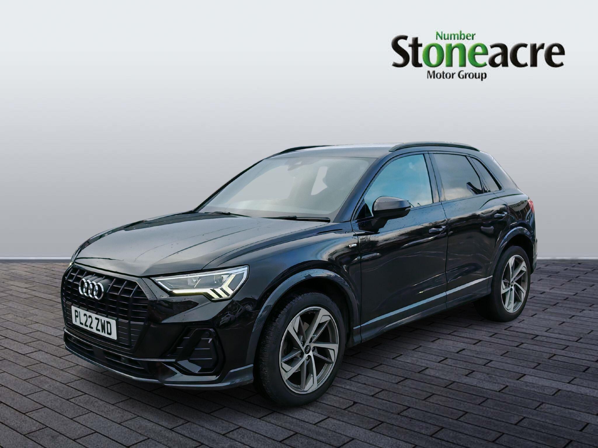 Audi Q3 1.5 TFSI CoD 35 Black Edition S Tronic Euro 6 (s/s) 5dr PL22ZWD Image 3