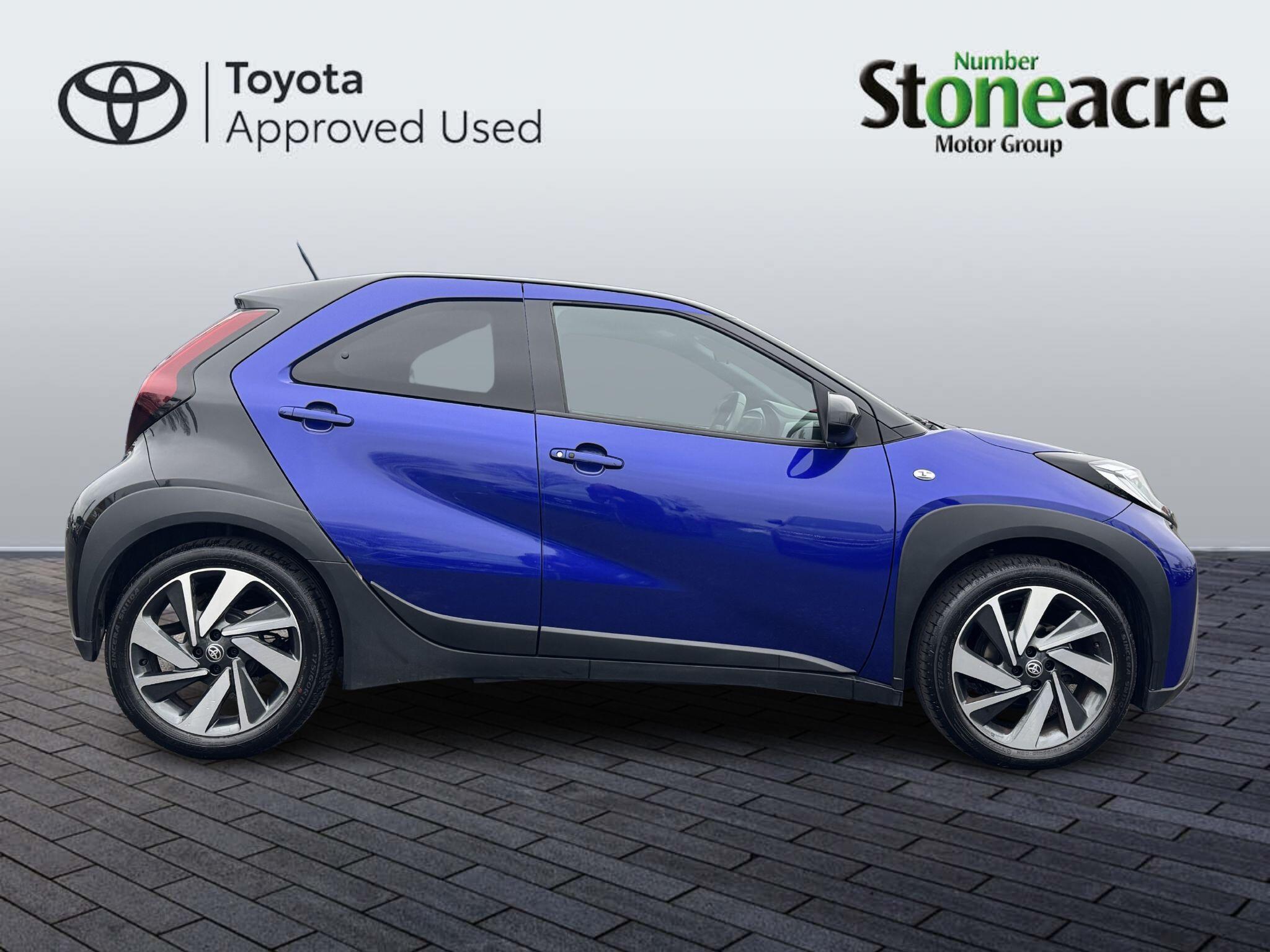 Toyota Aygo X 1.0 VVT-i Exclusive x-shift Euro 6 (s/s) 5dr NU24OCE Image 2
