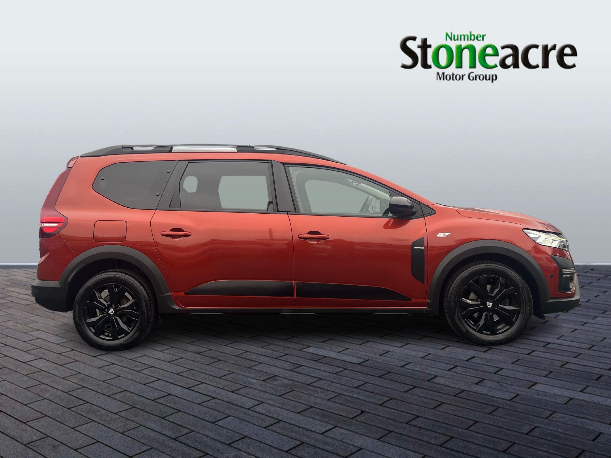 Dacia Jogger Extreme SE TCe 110 4x2 YR72SHV Image 2