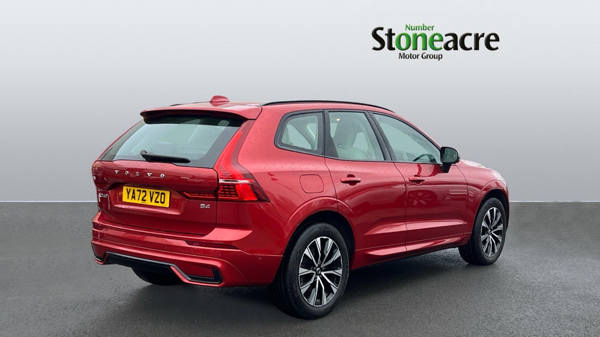 Volvo XC60 2.0 B4 MHEV Plus Auto Euro 6 (s/s) 5dr YA72VZO Image 2