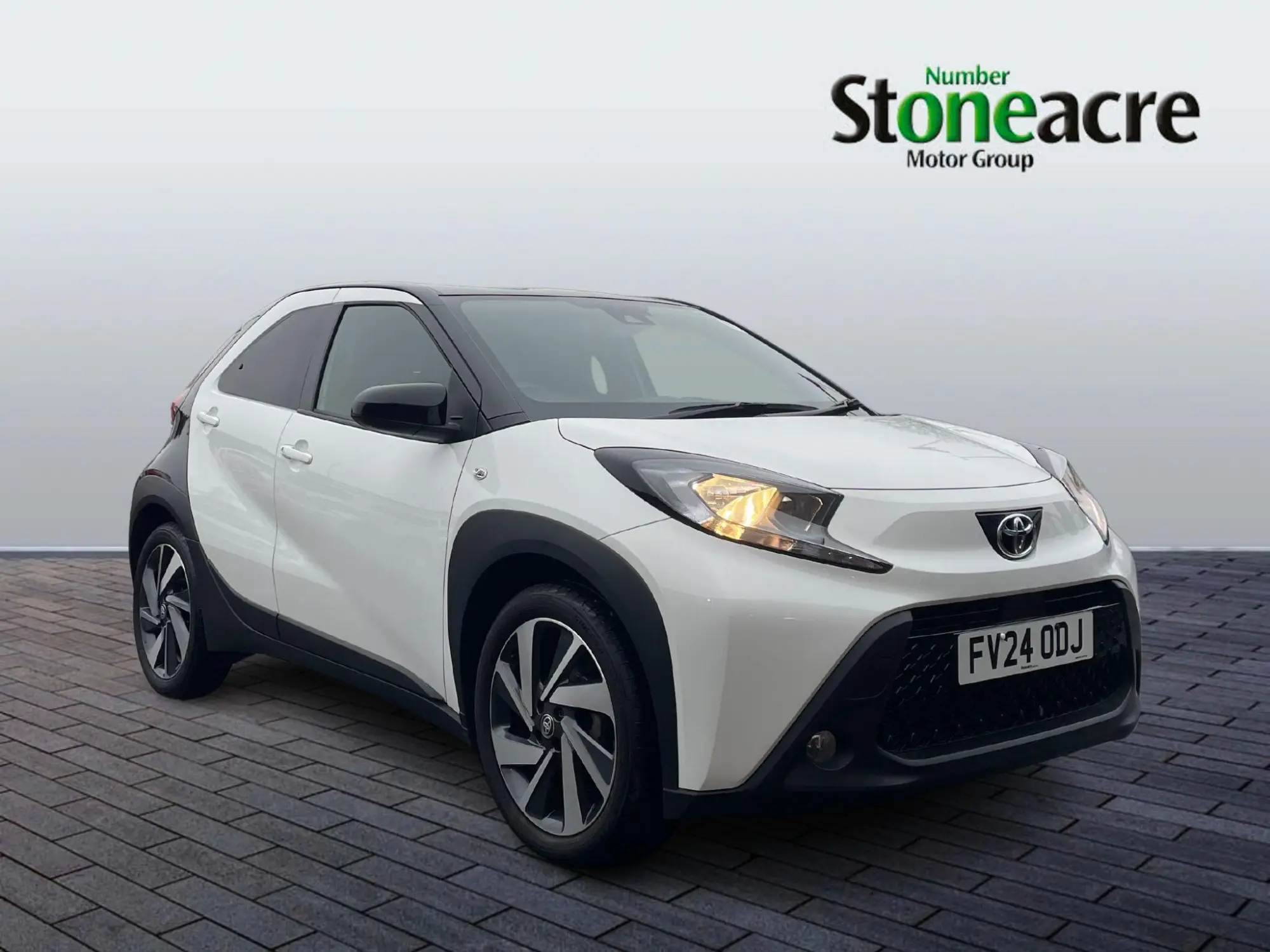 Toyota Aygo X 1.0 VVT-i Edge 5dr FV24ODJ Image 1