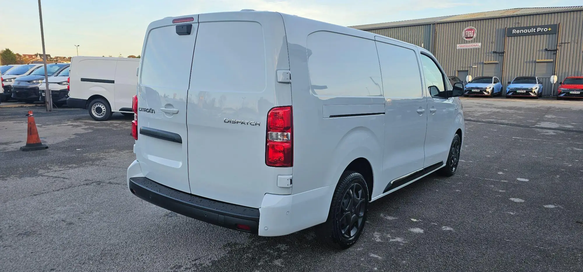 Citroen Dispatch 1.5 BlueHDi 1000 Driver XL LWB Euro 6 (s/s) 6dr YO75FZB Image 3