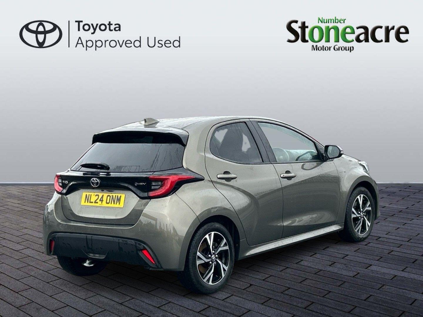 Toyota Yaris 1.5 Hybrid Design 5dr CVT NL24ONM Image 3