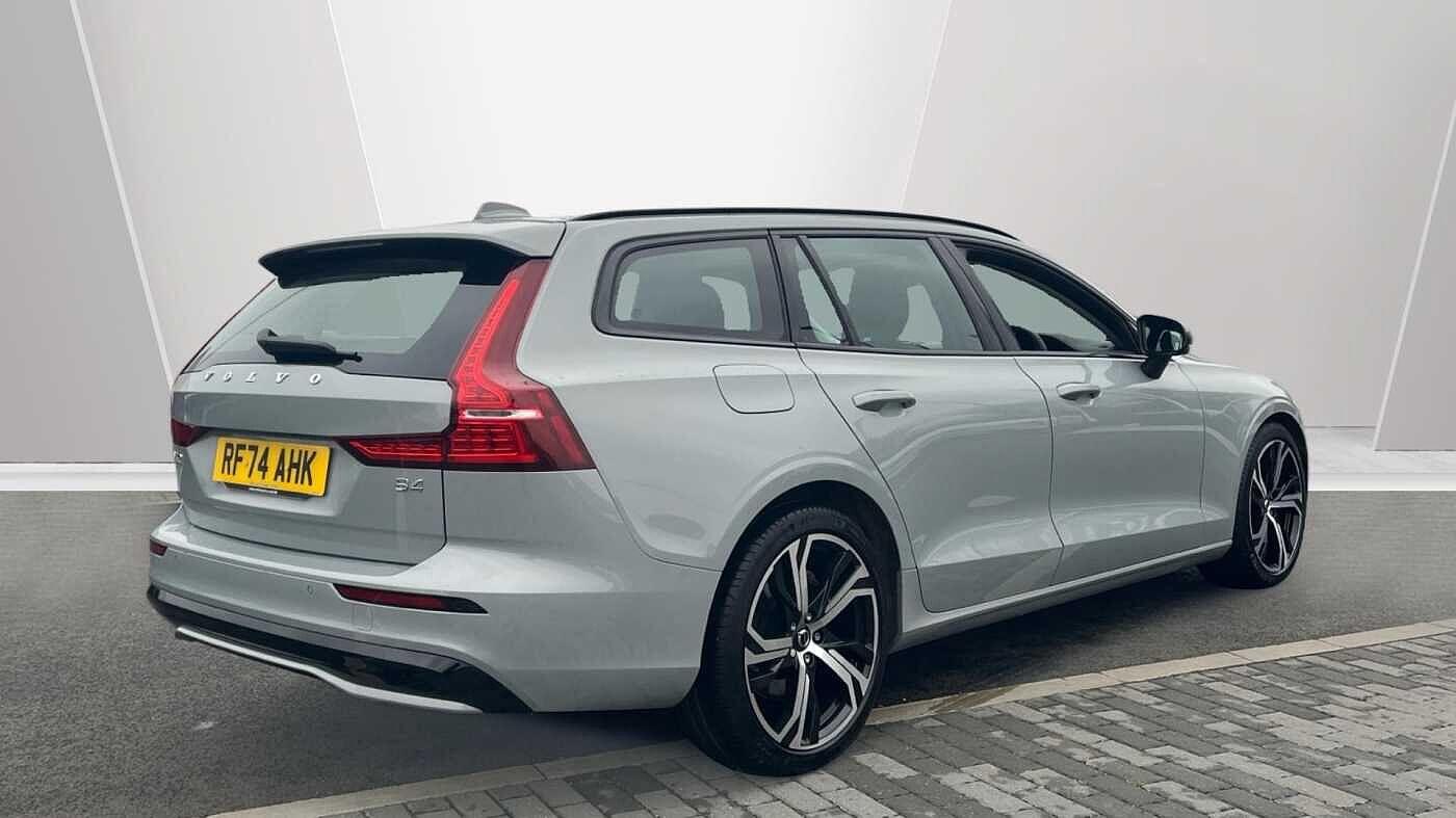 Volvo V60 2.0 B4 MHEV Plus DCT Auto Euro 6 (s/s) 5dr RF74AHK Image 2