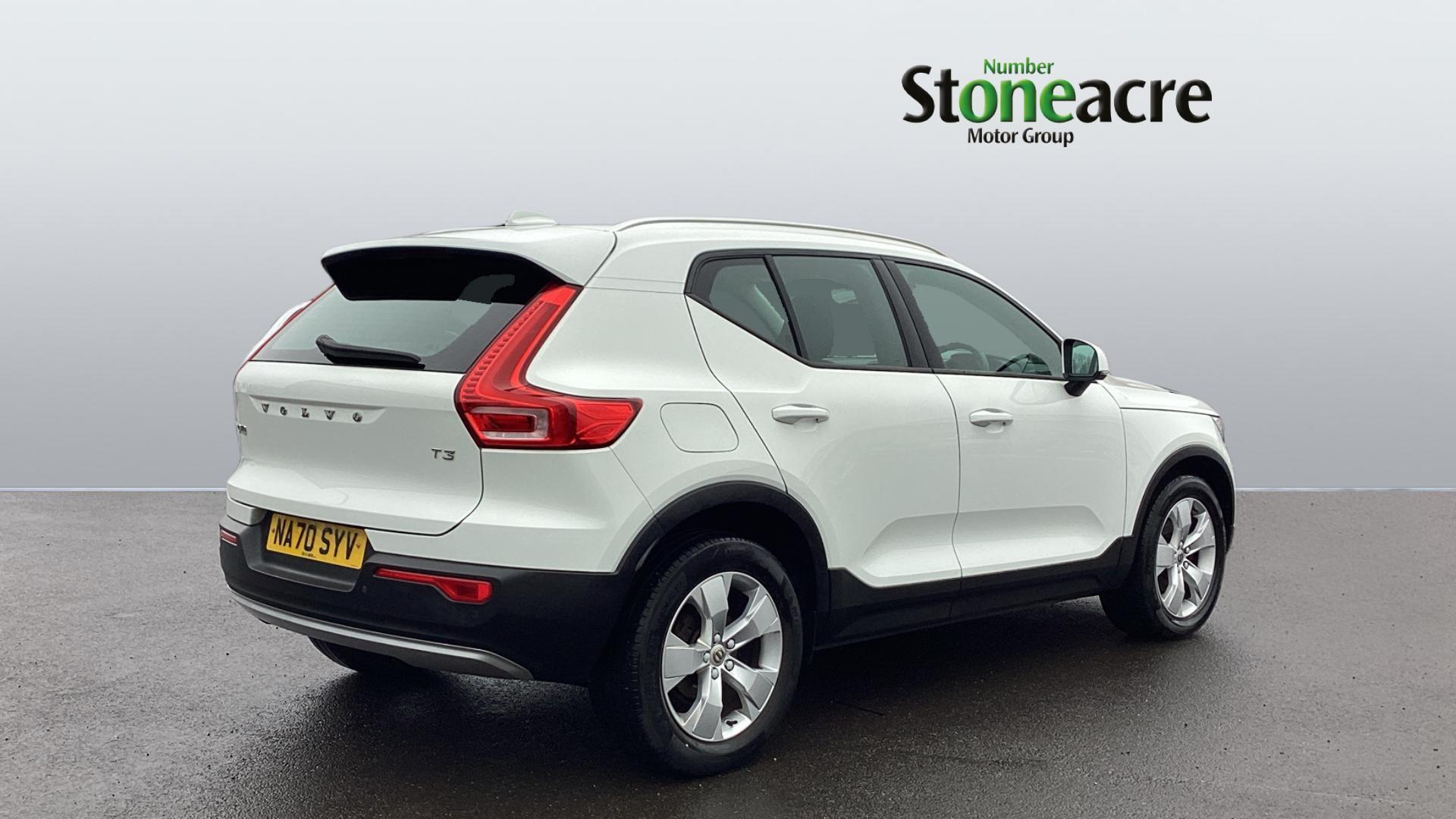 Volvo XC40 1.5 T3 [163] Momentum 5dr NA70SYV Image 2