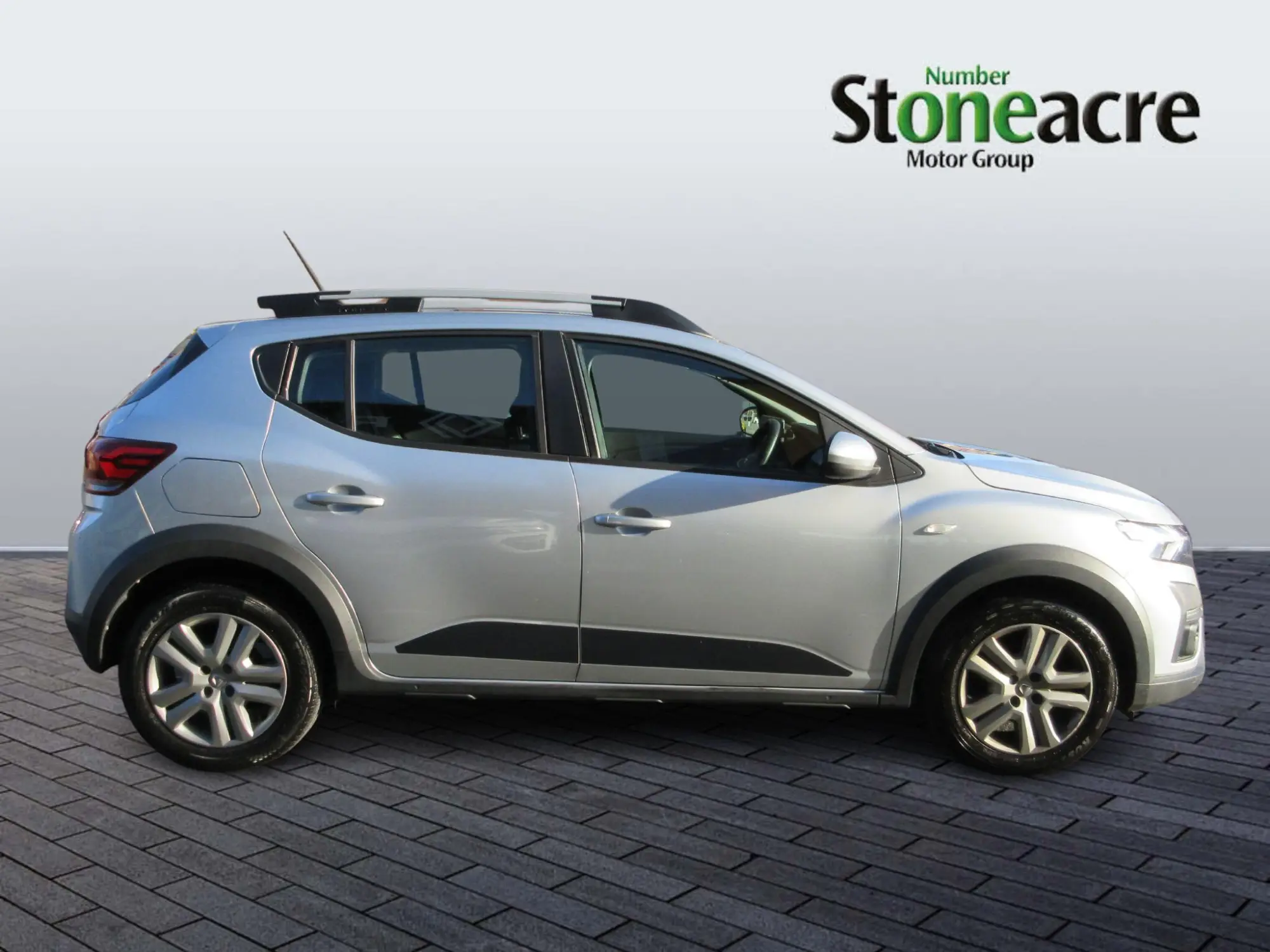 Dacia Sandero Stepway 1.0 TCe Comfort 5dr PJ22LTF Image 2