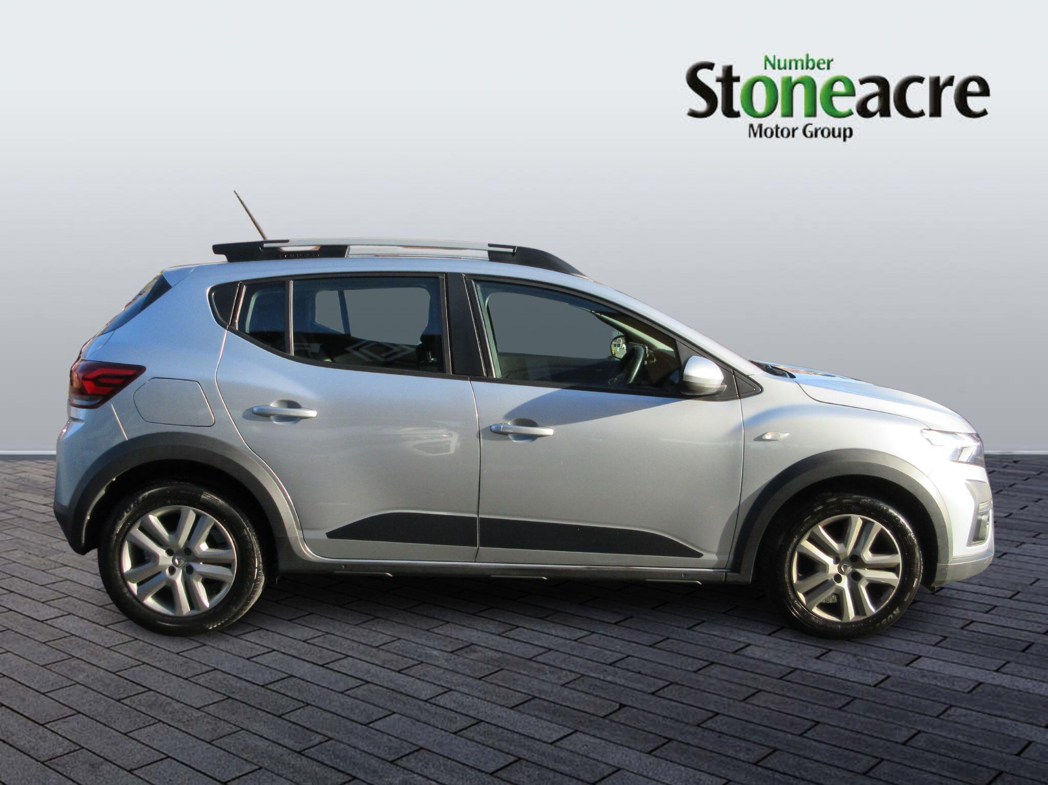 Dacia Sandero Stepway 1.0 TCe Comfort 5dr PJ22LTF Image 2