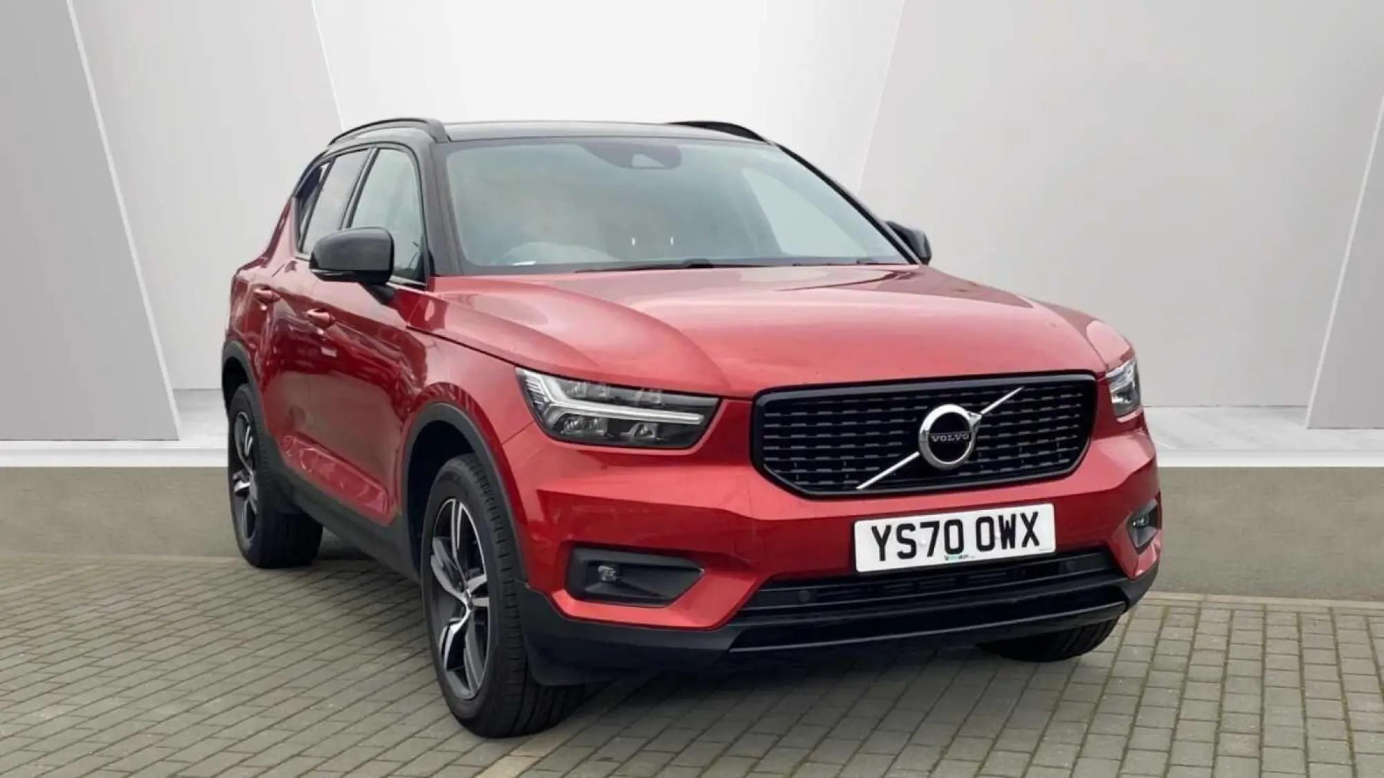 Volvo XC40 R-Design T3 (163 hp) Manual YS70OWX Image 1