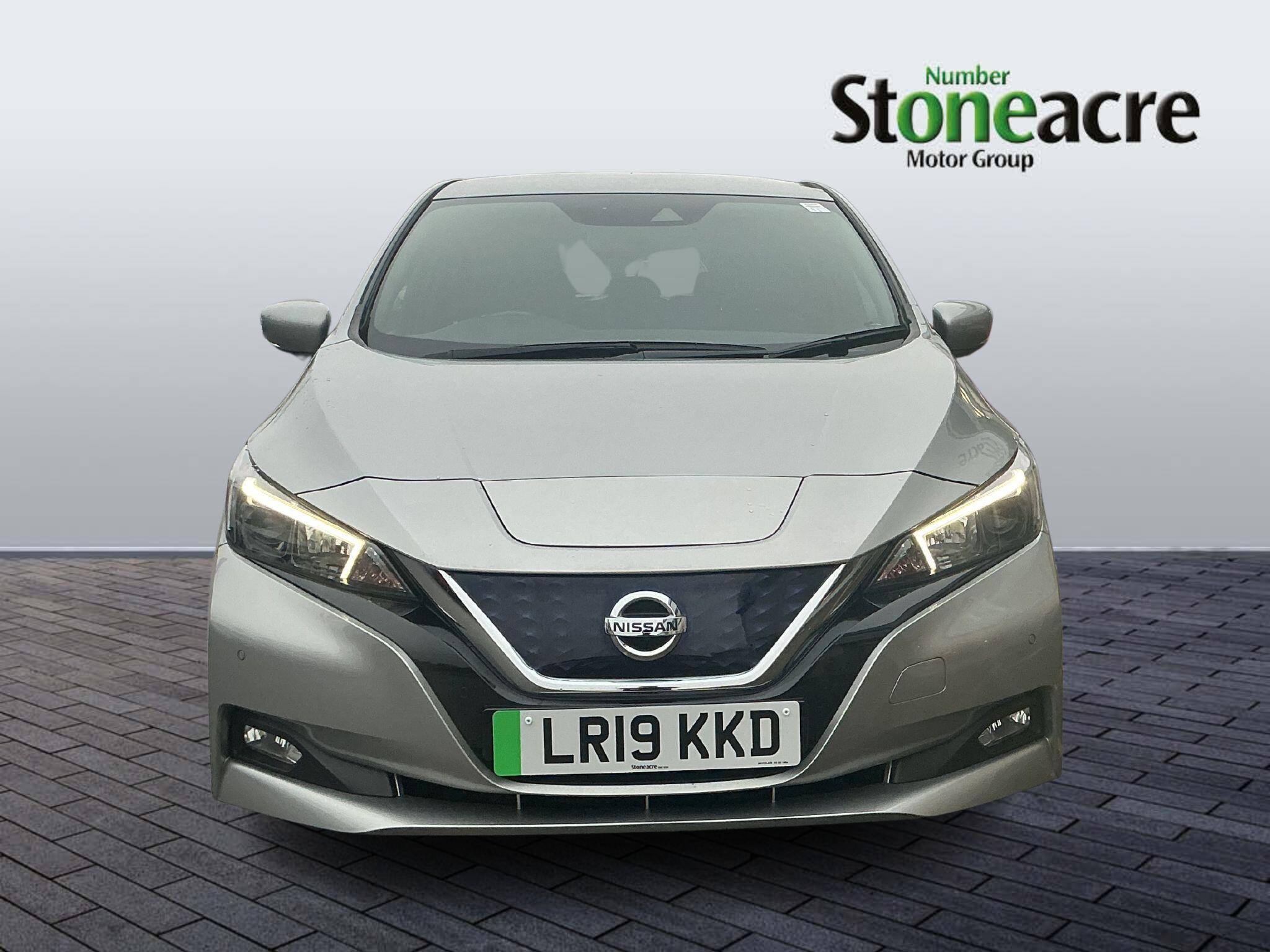 Nissan LEAF 40kWh N-Connecta Auto 5dr LR19KKD Image 2