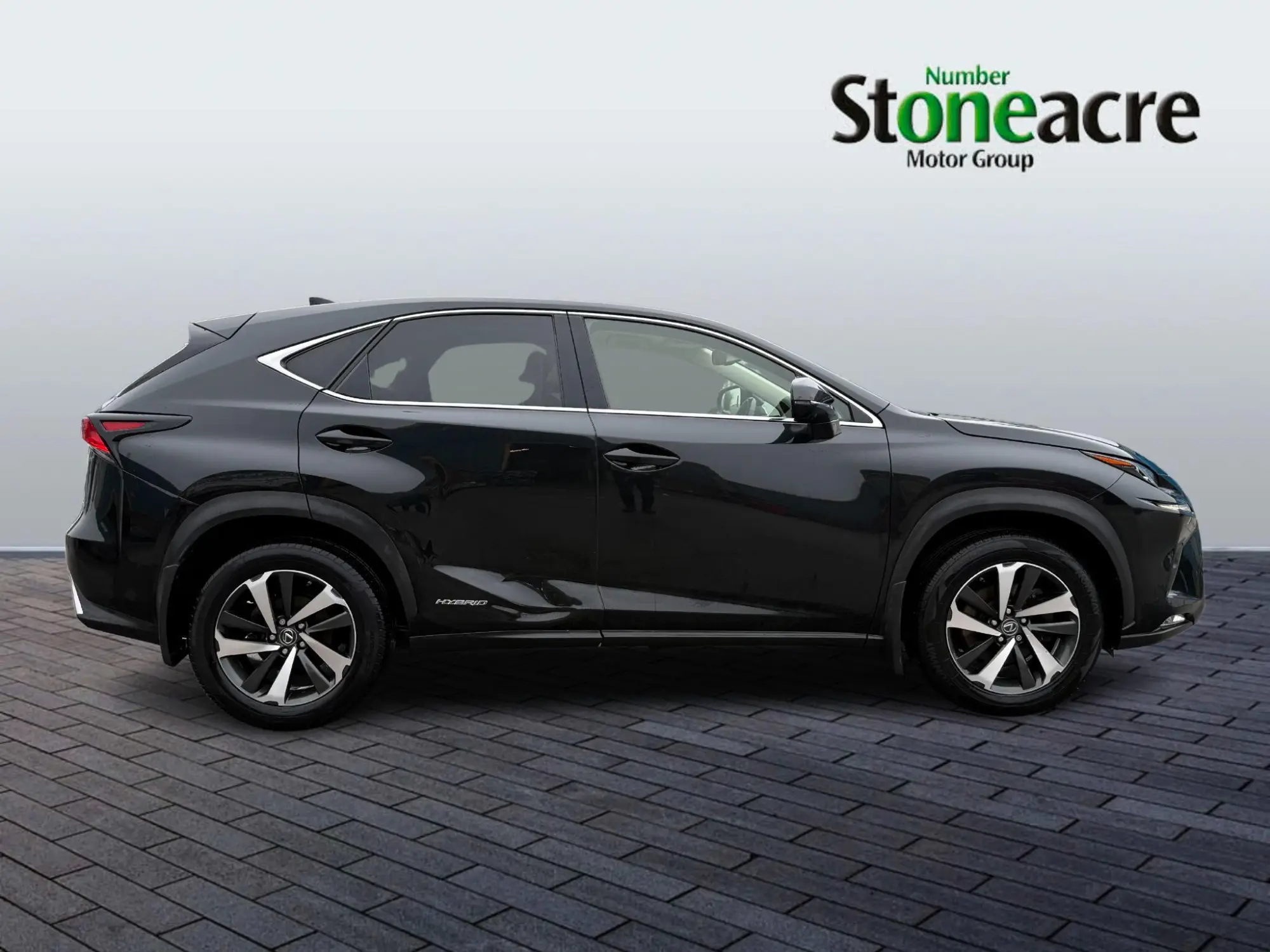 Lexus NX Self-Charging Hybrid 2.5 300h Takumi E-CVT 4WD Euro 6 (s/s) 5dr YX69WYB Image 2