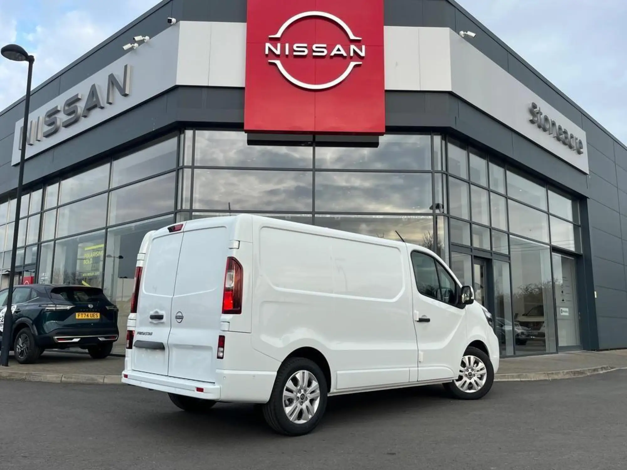 Nissan Primastar 2.0 dCi 30 Tekna L1 Euro 6 (s/s) 5dr Image 3