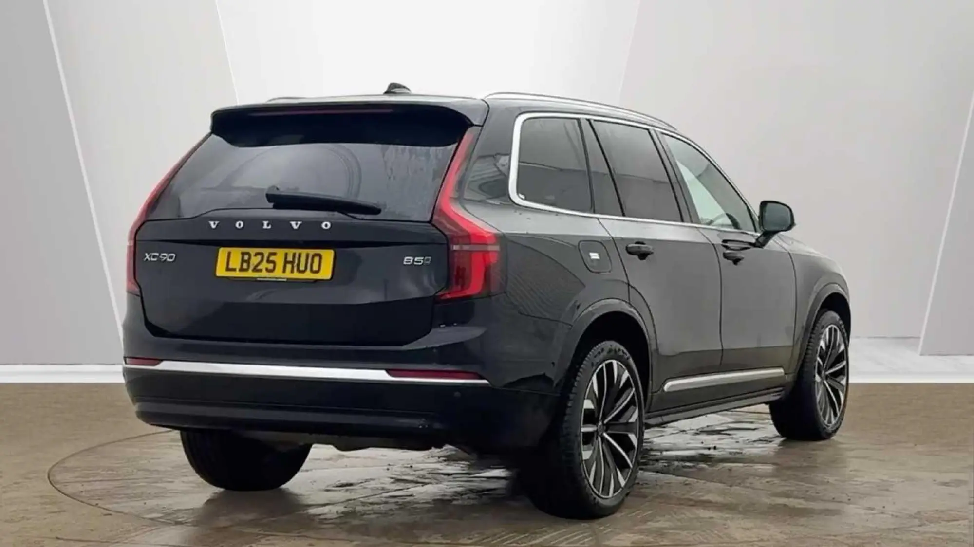 Volvo XC90 2.0 B5 MHEV Ultra Bright Auto 4WD Euro 6 (s/s) 5dr LB25HUO Image 3