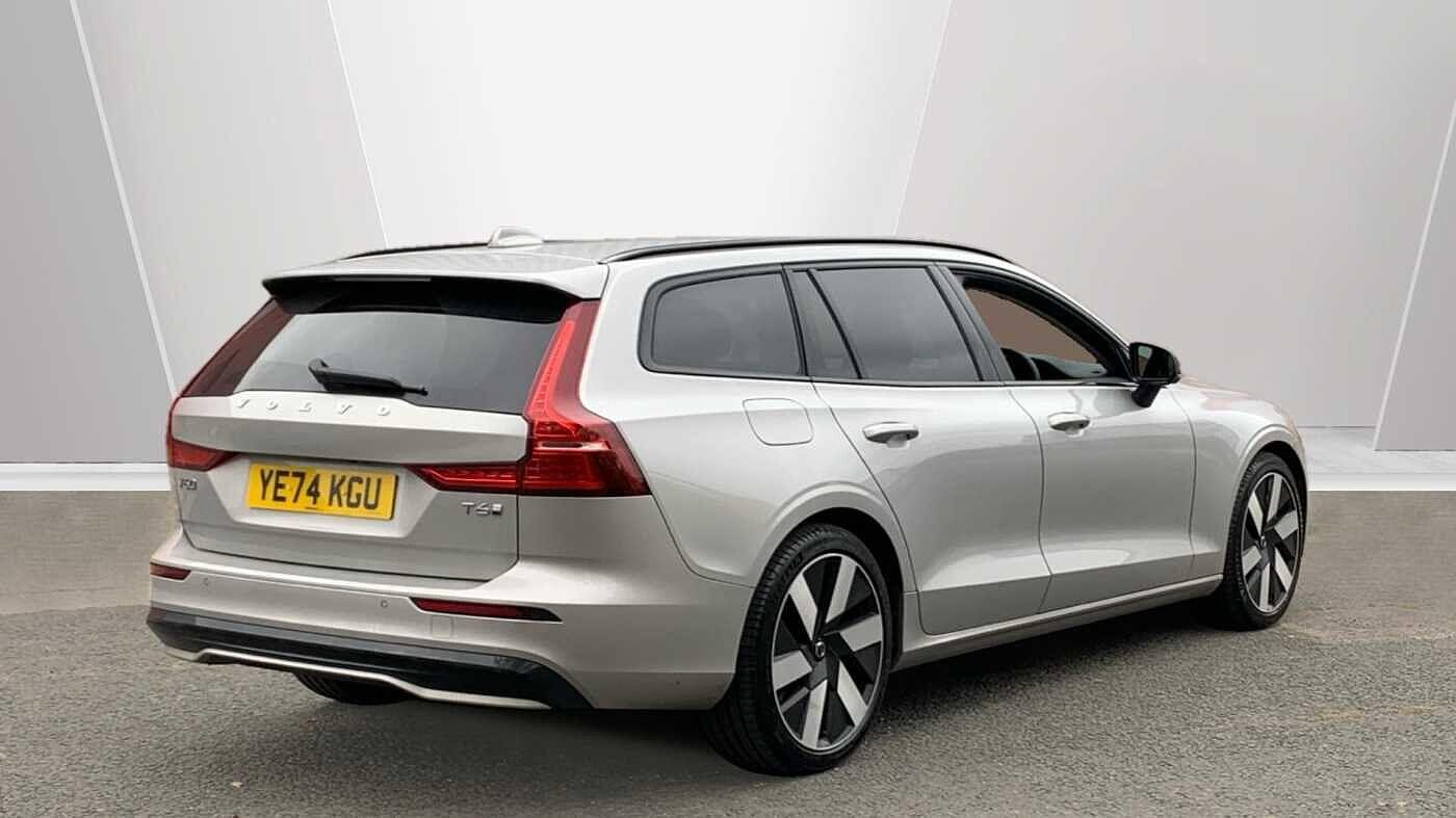 Volvo V60 Plug-In Hybrid 2.0 T6 18.8kWh Plus Auto AWD Euro 6 (s/s) 5dr YE74KGU Image 2
