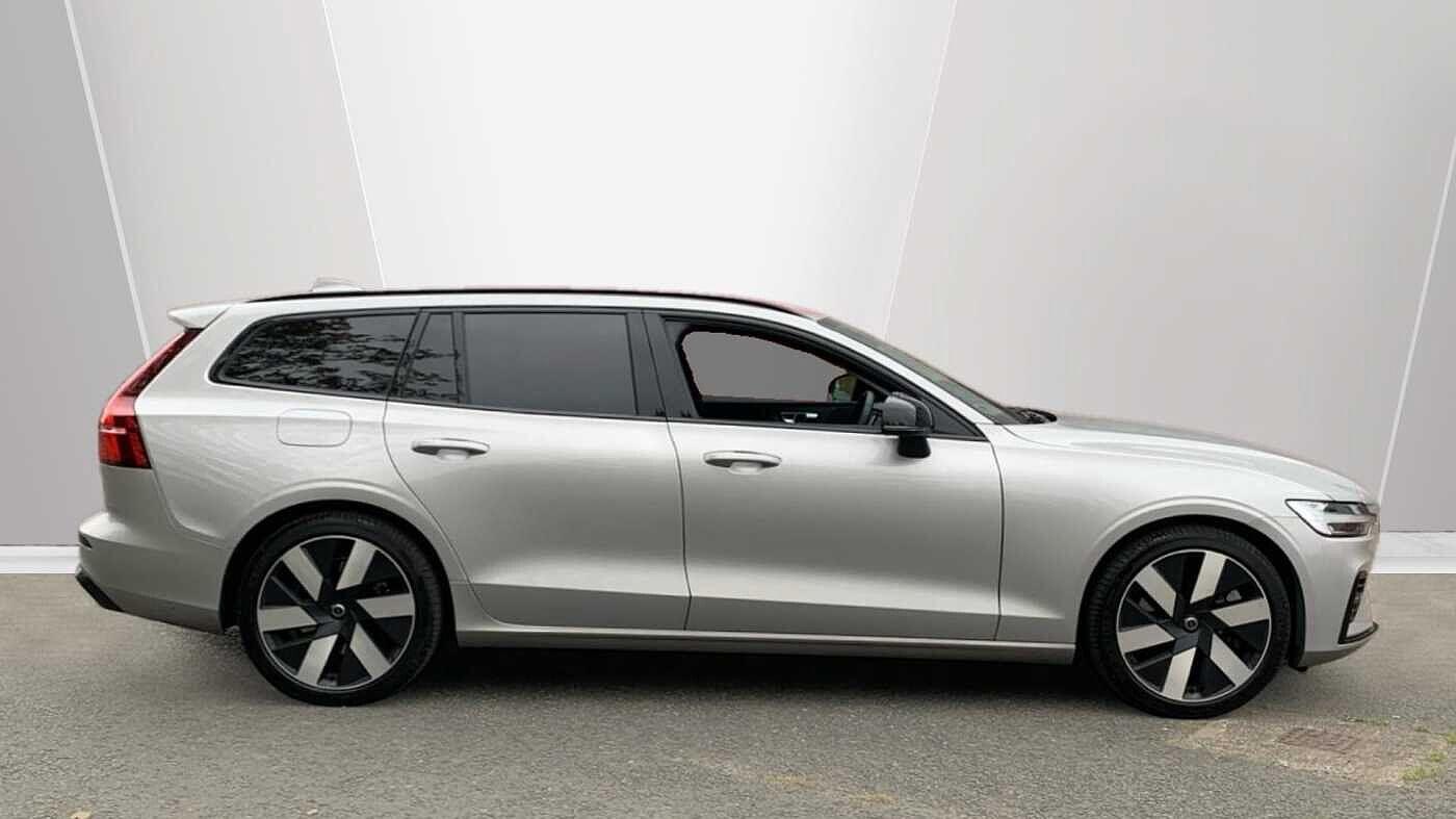 Volvo V60 Plug-In Hybrid 2.0 T6 18.8kWh Plus Auto AWD Euro 6 (s/s) 5dr YE74KGU Image 3