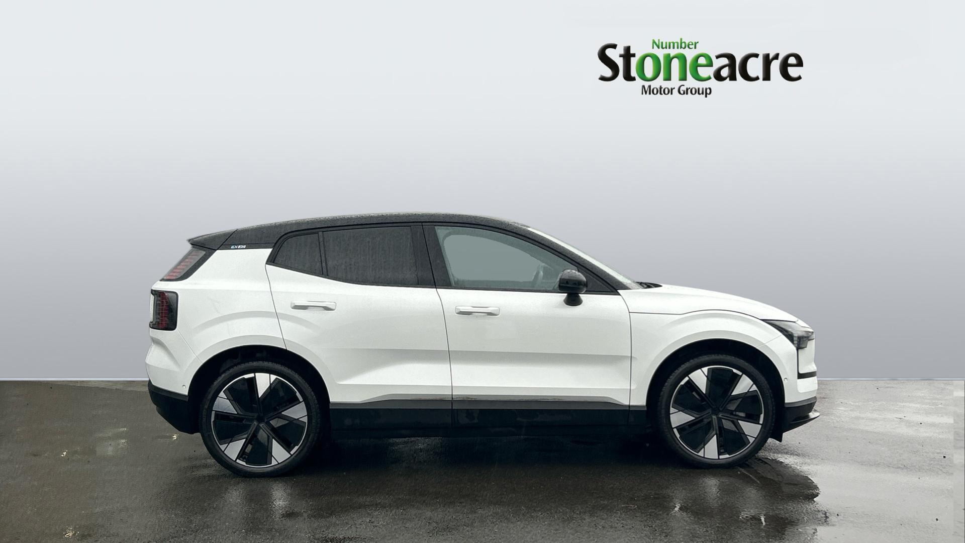 Volvo EX30 Single Motor Extended Range 69kWh Ultra Auto 5dr YA25LPJ Image 3