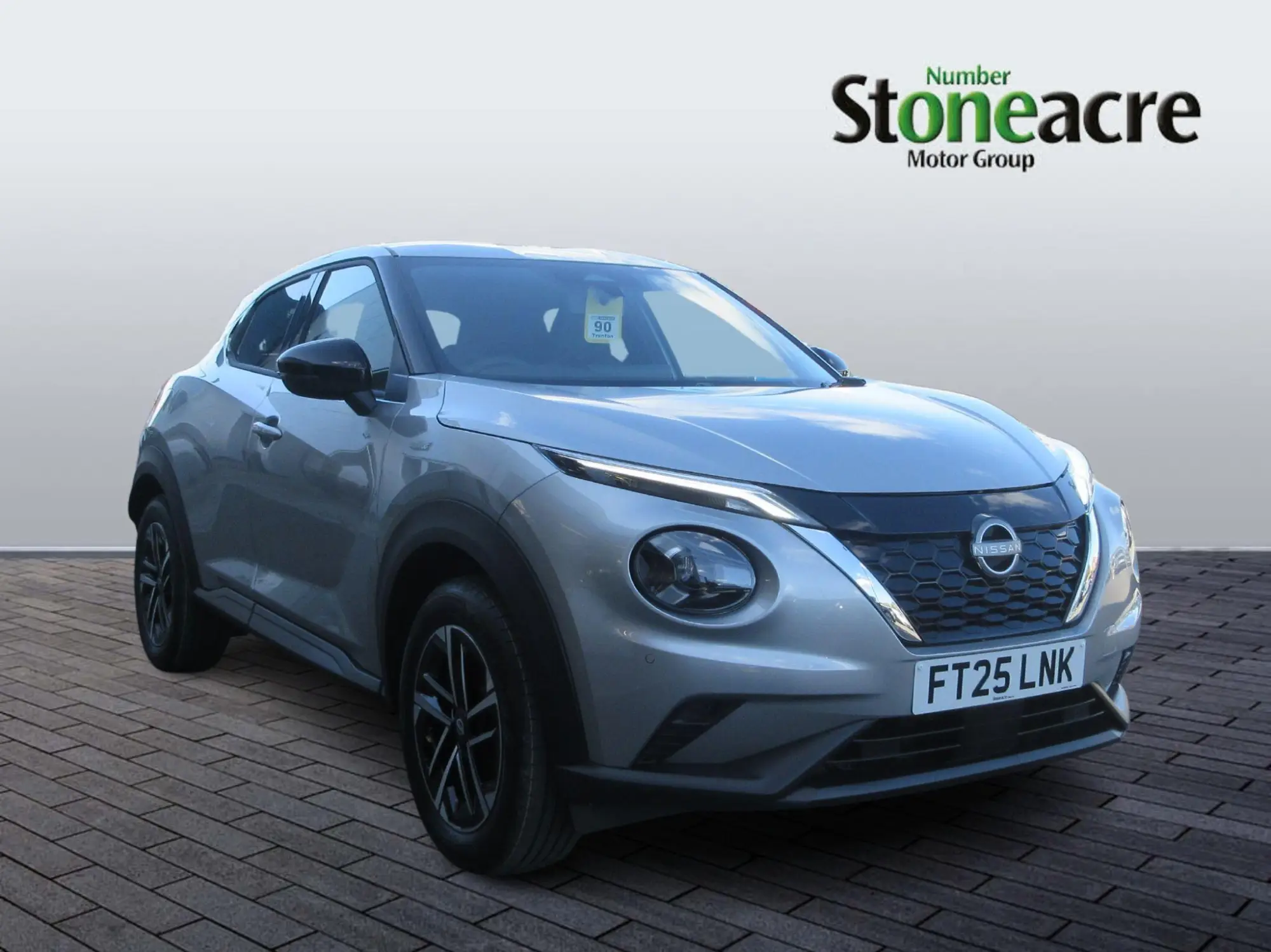 Nissan Juke Hybrid 1.6 N-Connecta Auto Euro 6 5dr FT25LNK Image 1