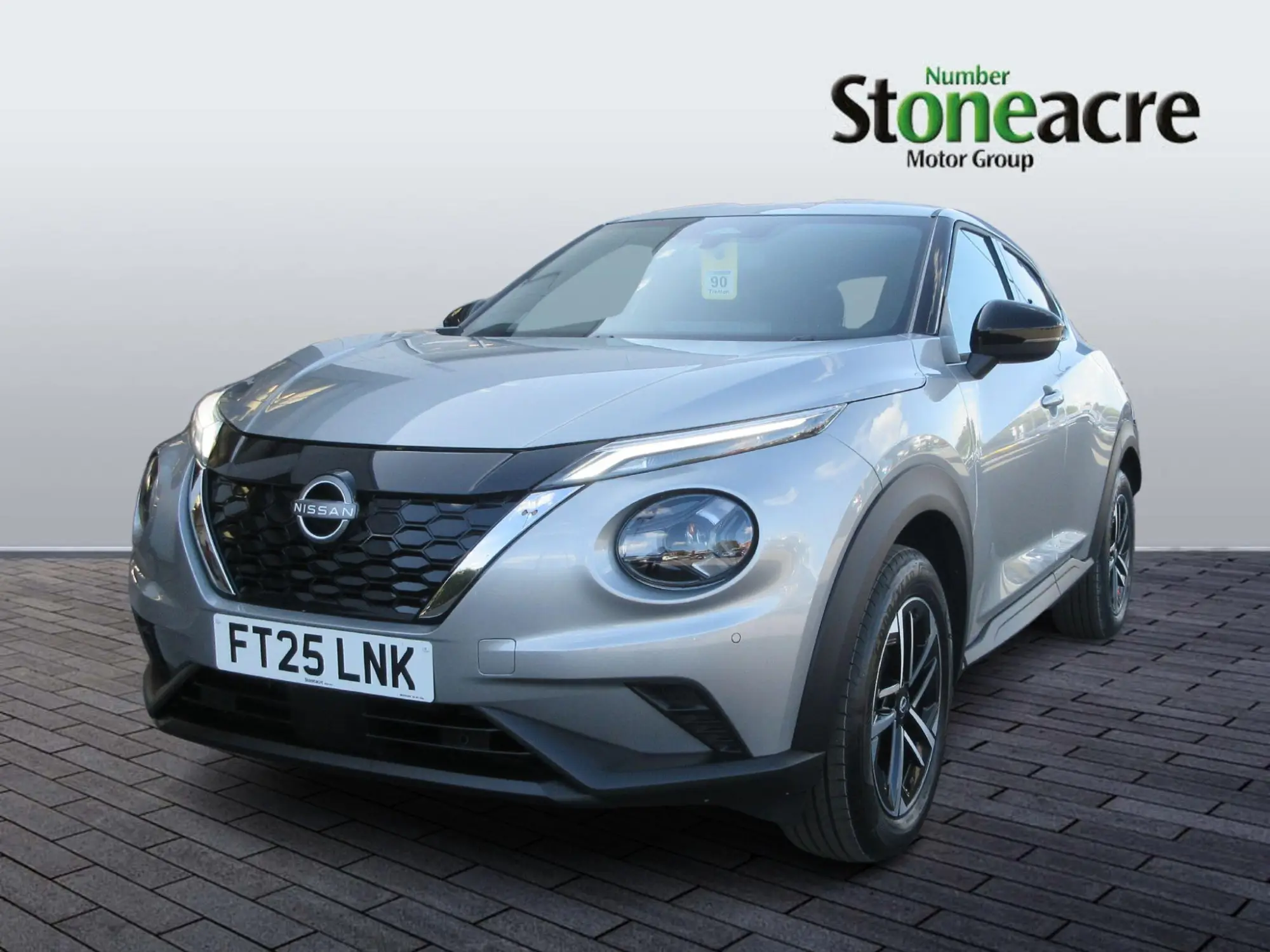 Nissan Juke Hybrid 1.6 N-Connecta Auto Euro 6 5dr FT25LNK Image 3