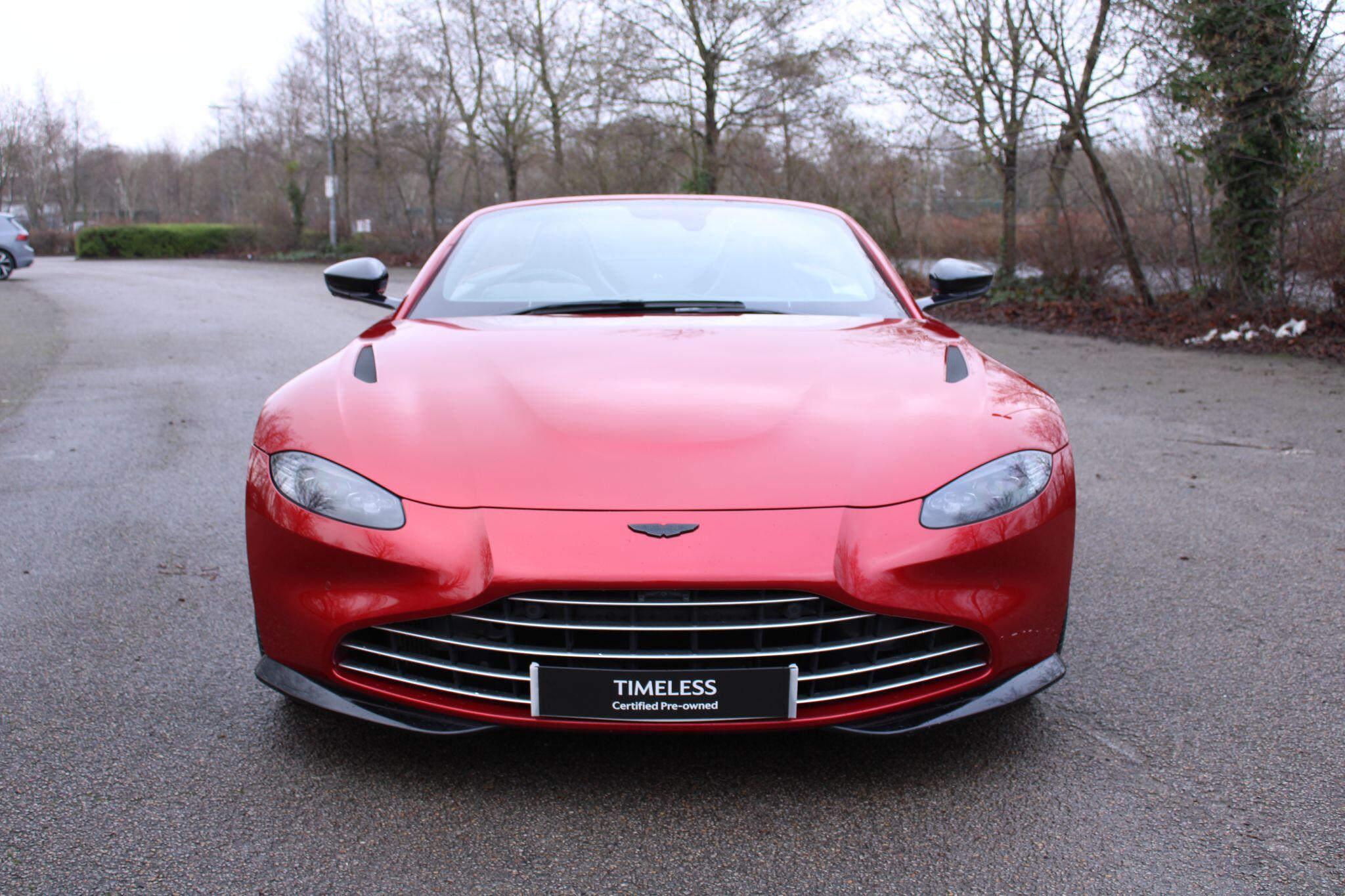 Aston Martin Vantage Roadster Image 2