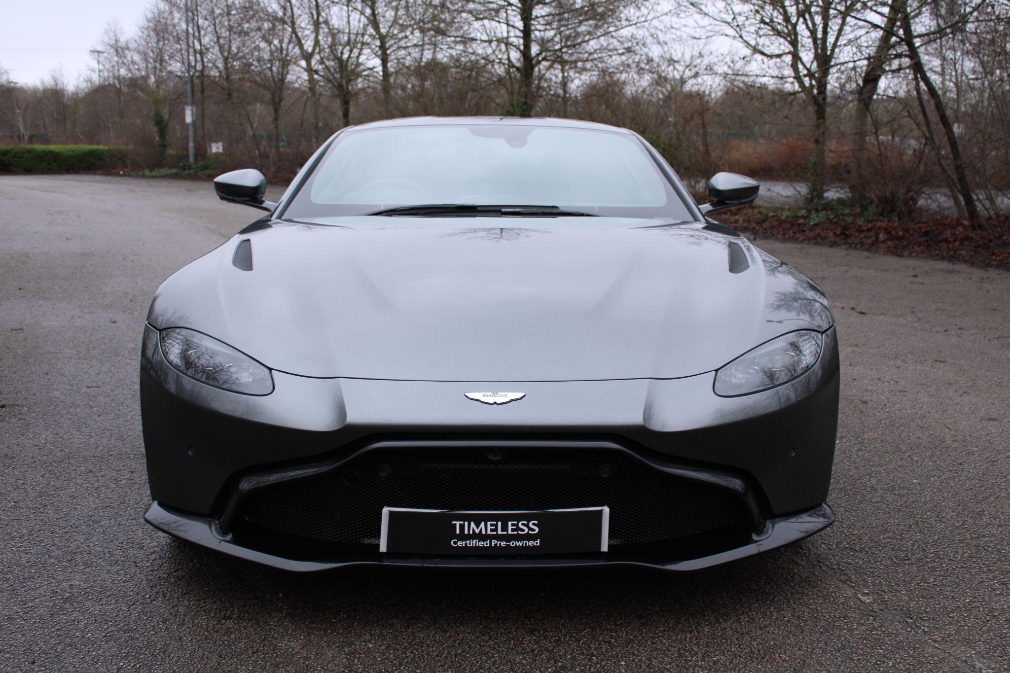Aston Martin Vantage Image 2