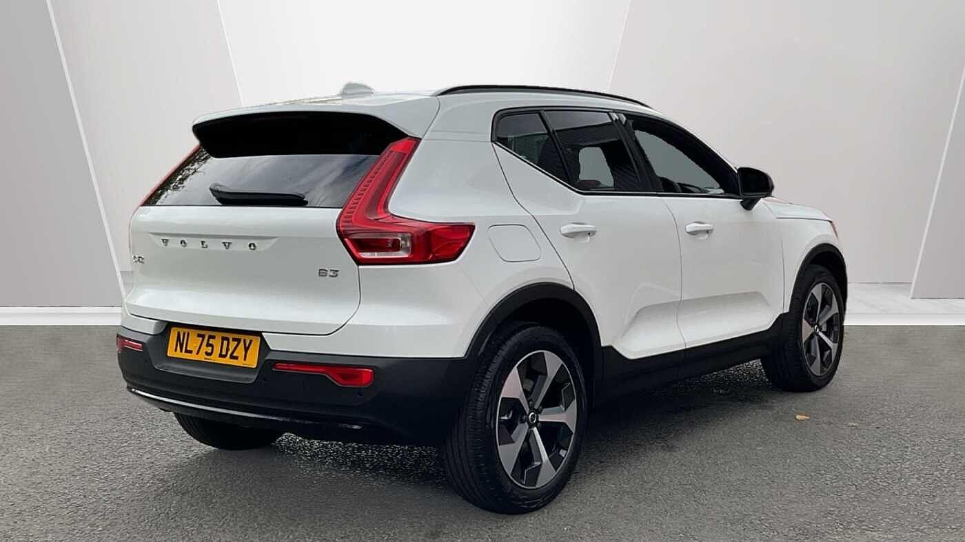 Volvo XC40 2.0 B3P Plus Dark 5dr Auto NL75DZY Image 2