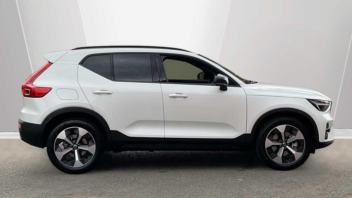 Volvo XC40 2.0 B3P Plus Dark 5dr Auto NL75DZY Image 3