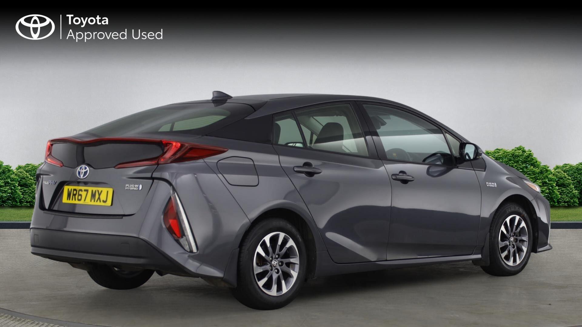 Toyota Prius Plug-in Hybrid 1.8 VVT-h 8.8 kWh Business Edition Plus CVT Euro 6 (s/s) 5dr WR67MXJ Image 3